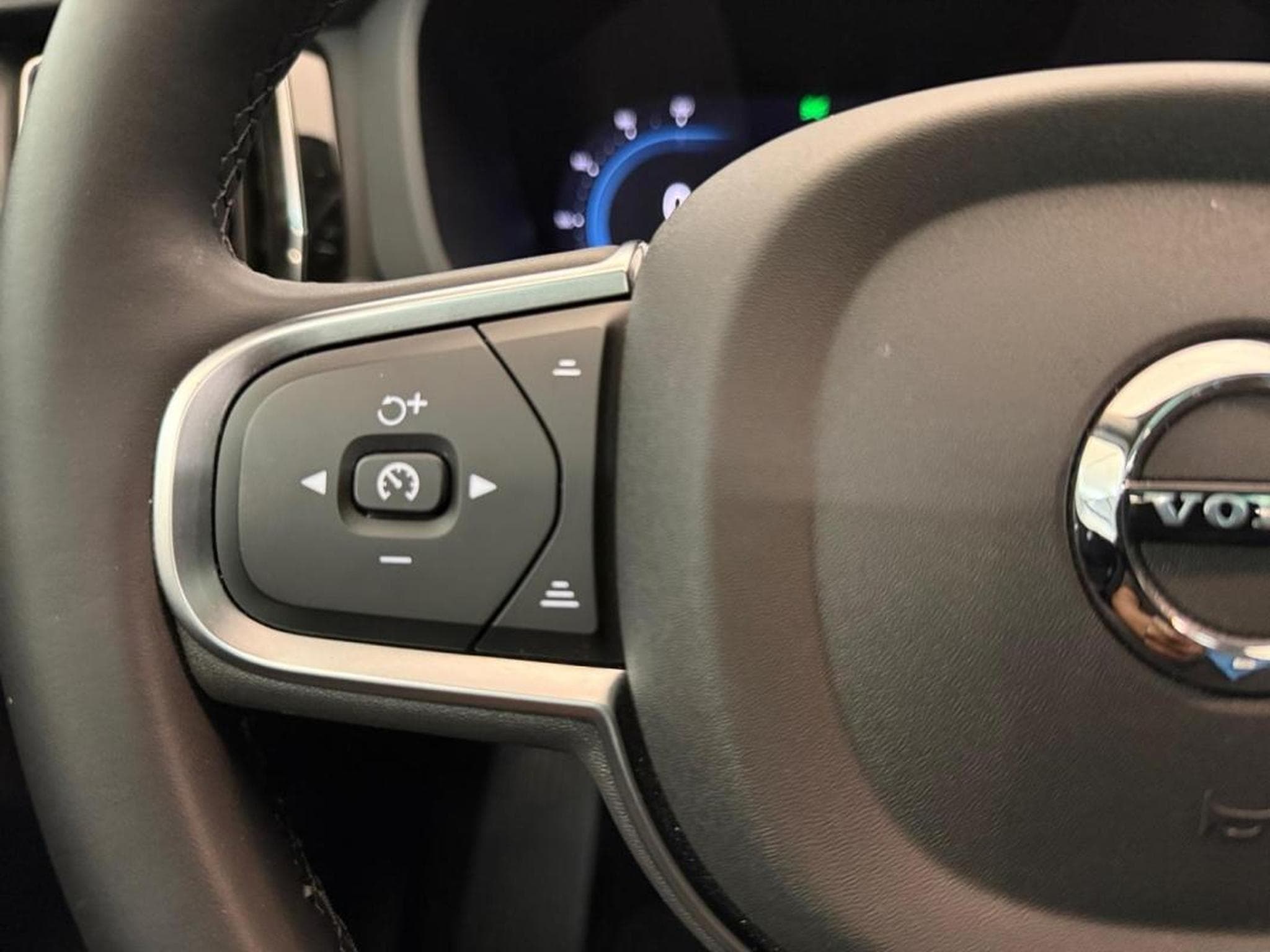 Volvo XC60 -55% T6 Hybride Rechargeable 253 + 145ch Core Bright 8 AWD (2024) - Photo 15