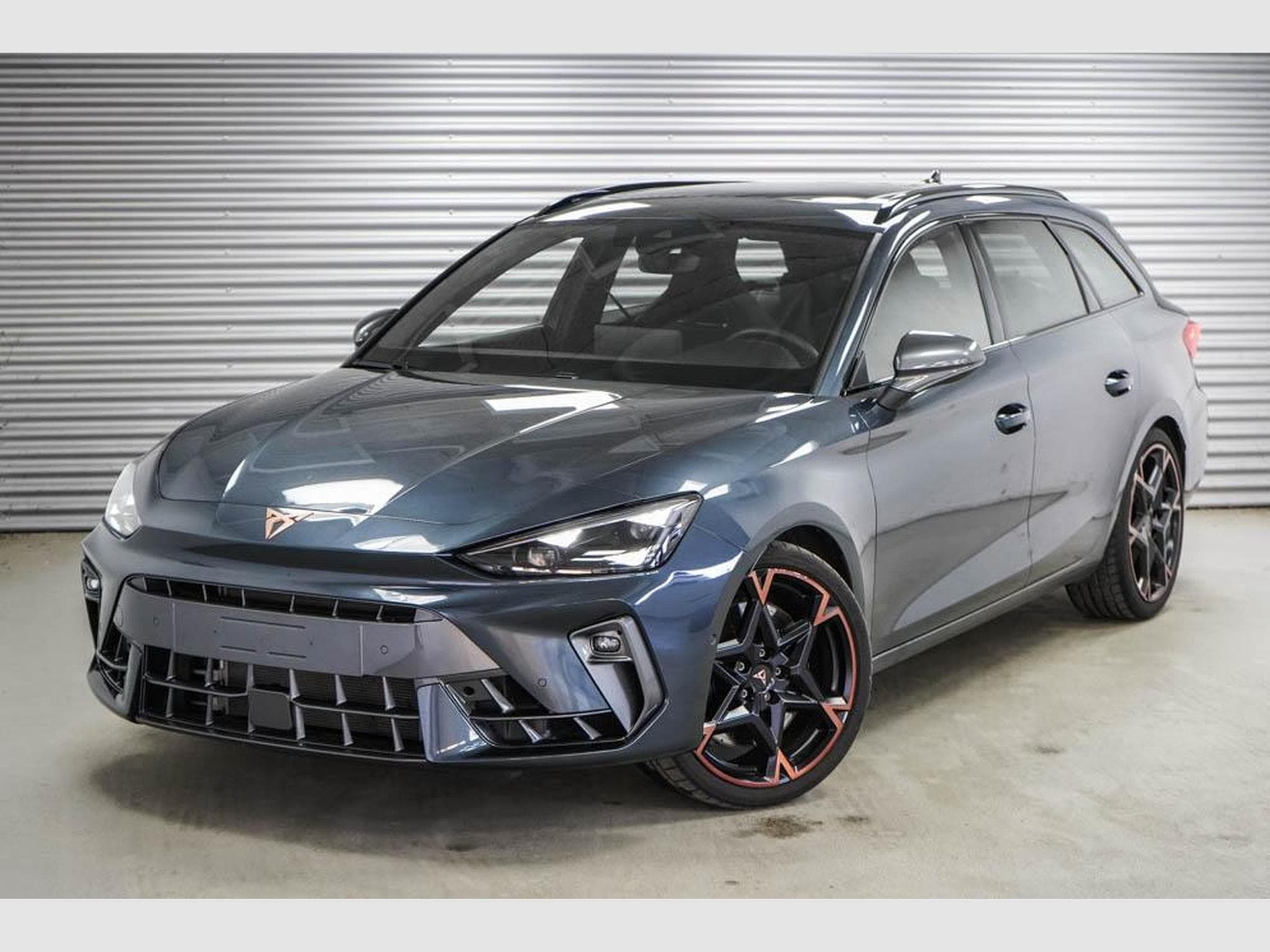 Cupra Leon ST 2,0 TSI (2025) - Foto 1