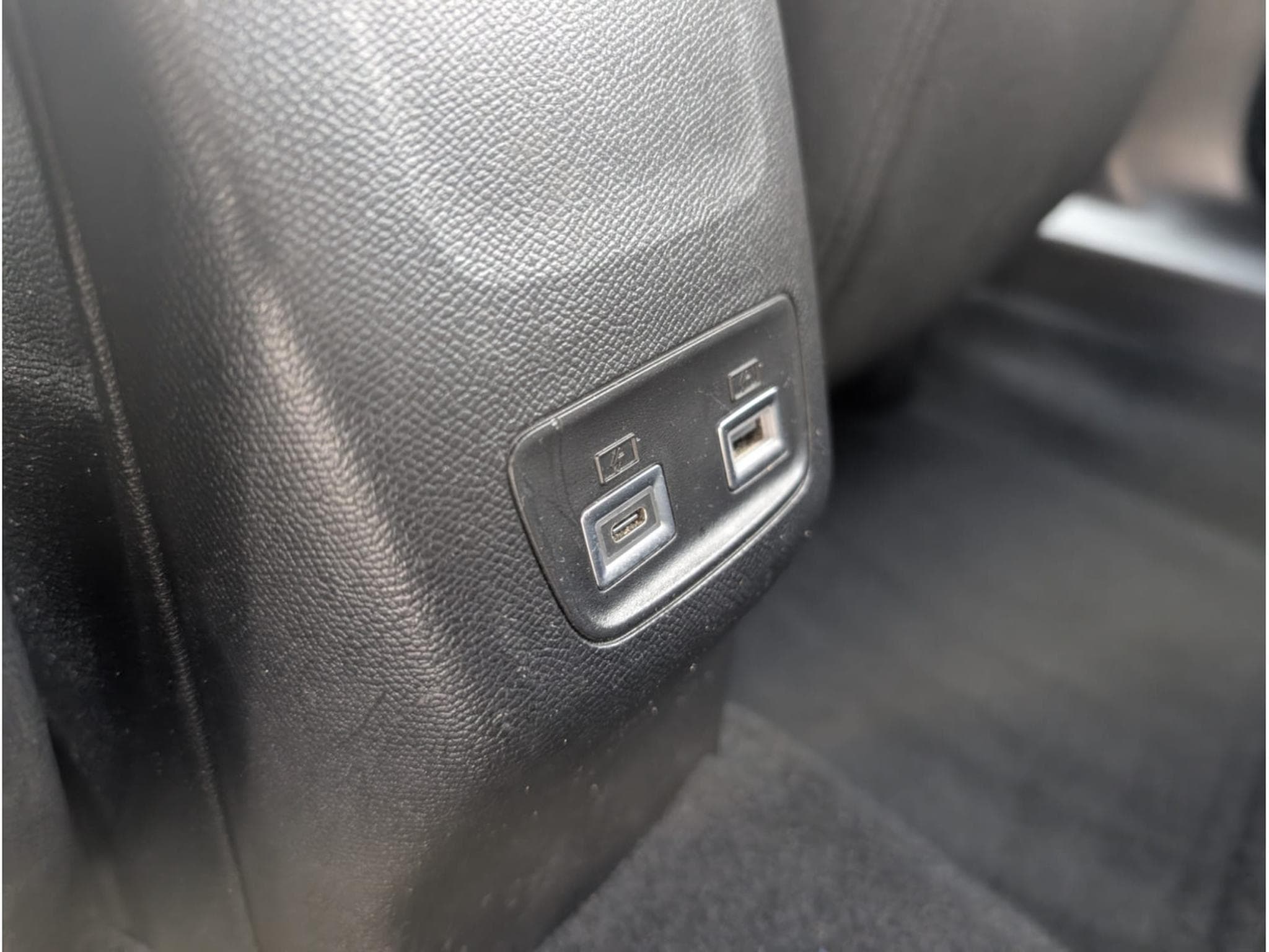 Peugeot 2008 ALLURE HIBRID 145E-DSC6 (2025) - Photo 12