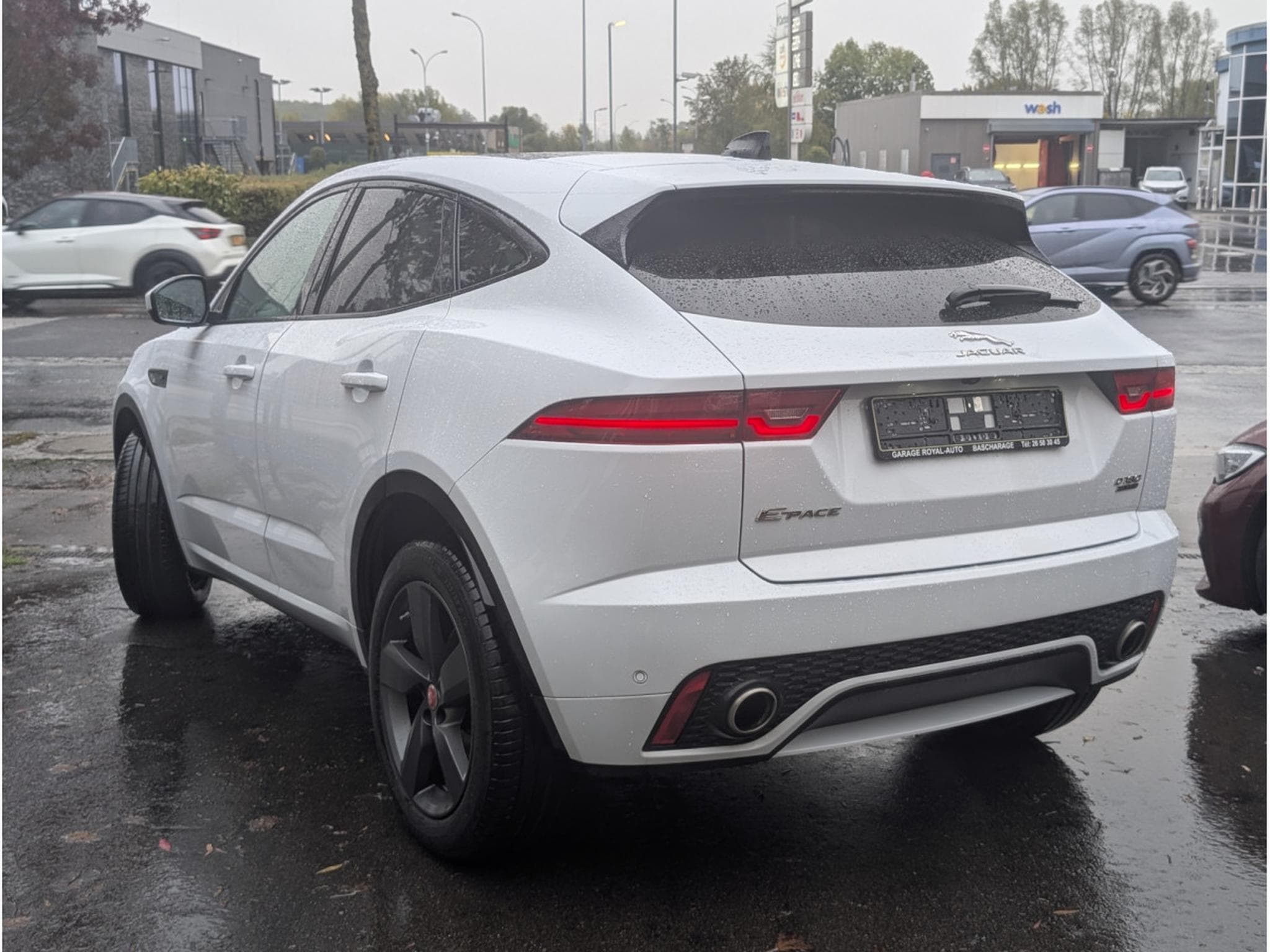 Jaguar E-Pace R-DINAMIC  BOITE AUTO 2.0D * GARANTIE 24 MOIS SOUS CONDITION (2021) - Photo 2