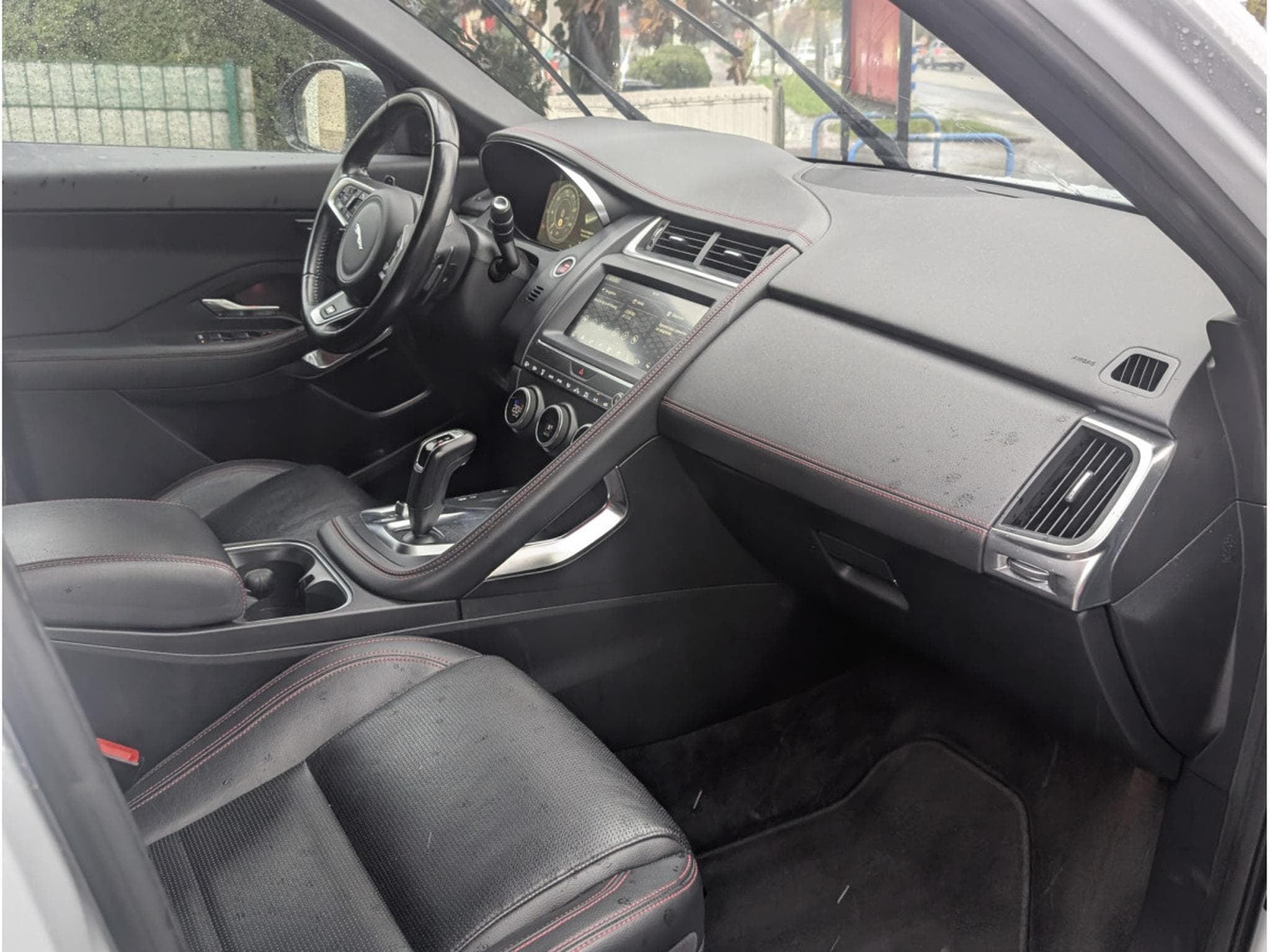 Jaguar E-Pace R-DINAMIC  BOITE AUTO 2.0D * GARANTIE 24 MOIS SOUS CONDITION (2021) - Photo 5