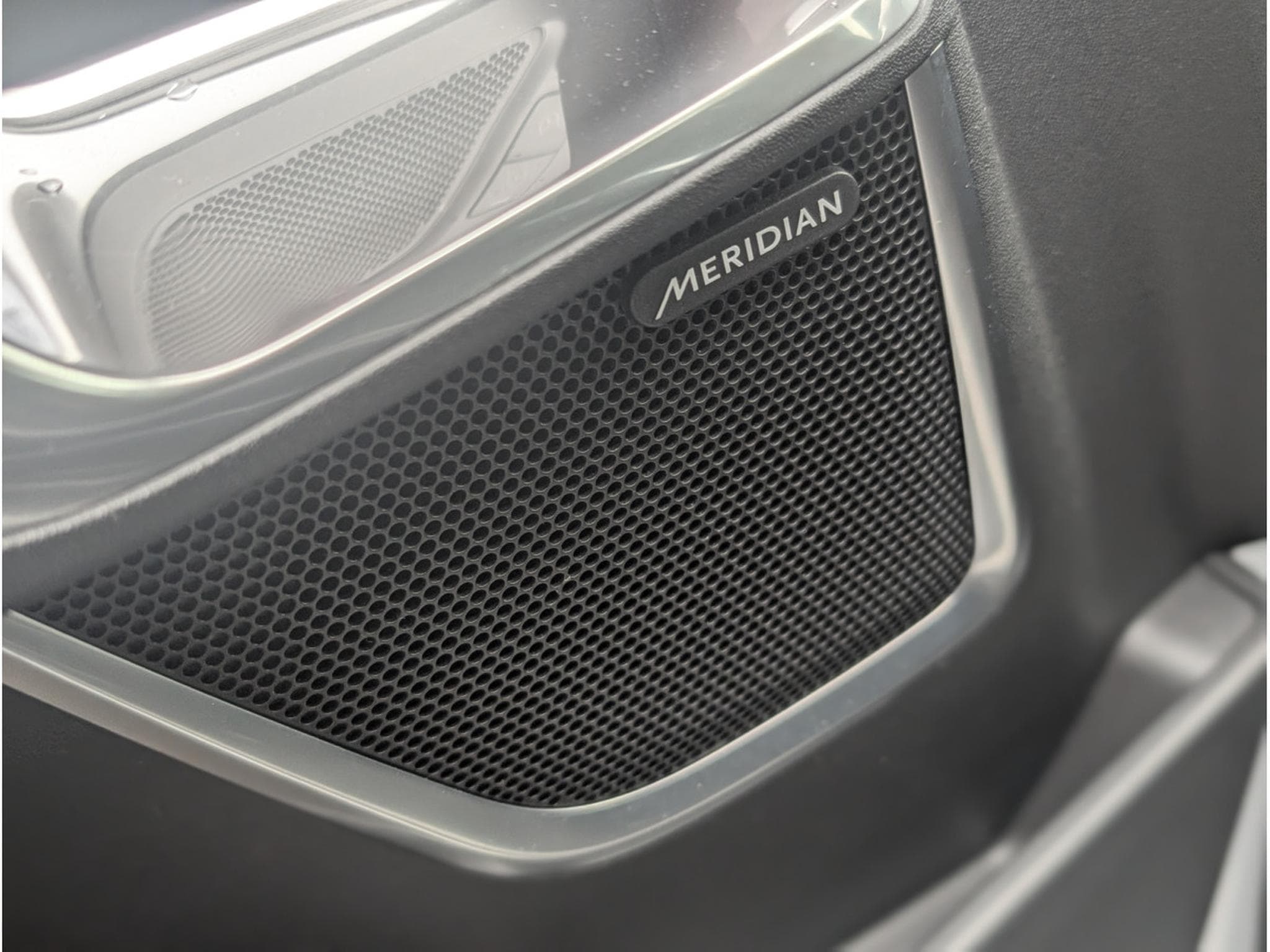 Jaguar E-Pace R-DINAMIC  BOITE AUTO 2.0D * GARANTIE 24 MOIS SOUS CONDITION (2021) - Photo 8