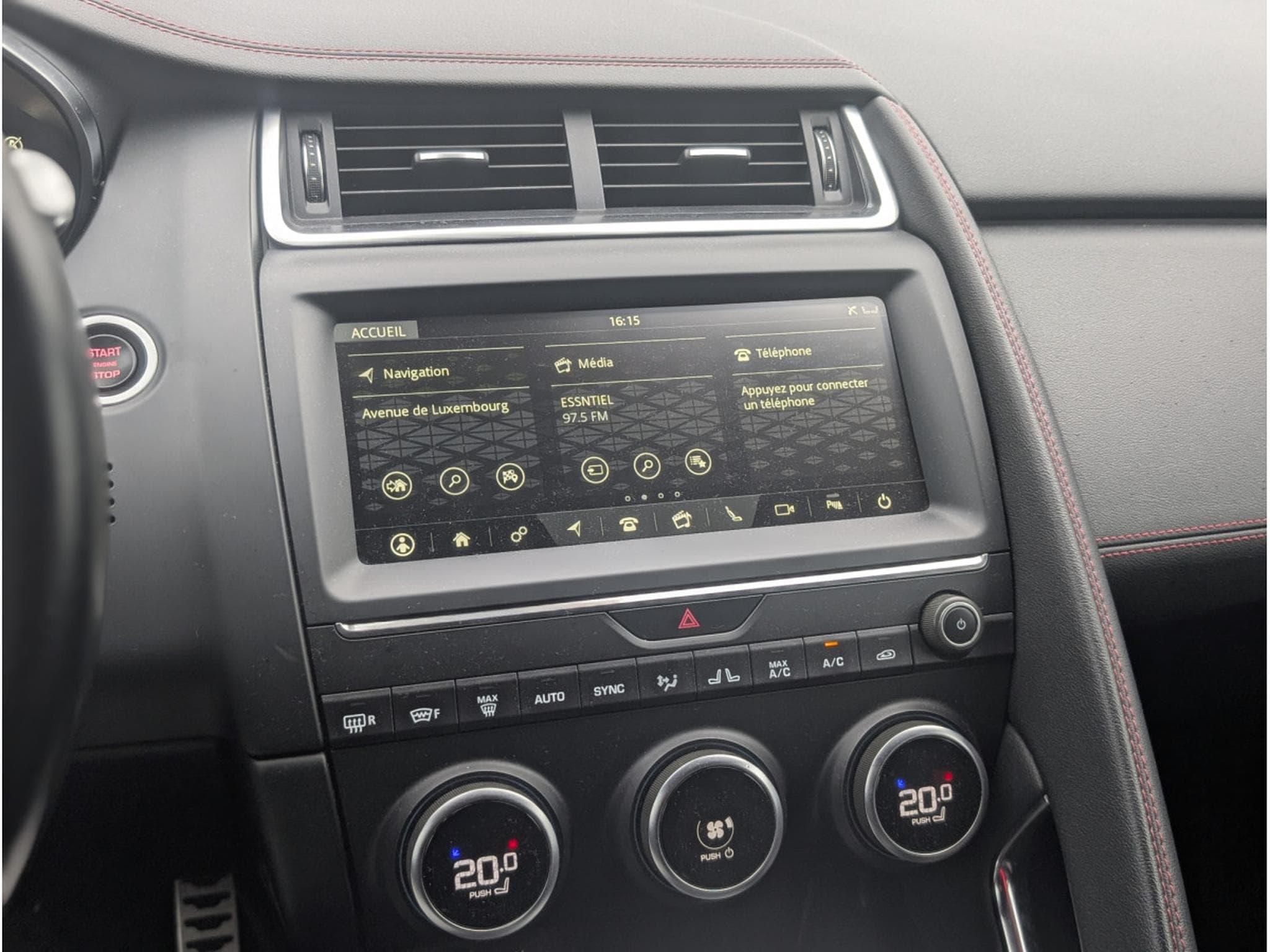 Jaguar E-Pace R-DINAMIC  BOITE AUTO 2.0D * GARANTIE 24 MOIS SOUS CONDITION (2021) - Photo 10