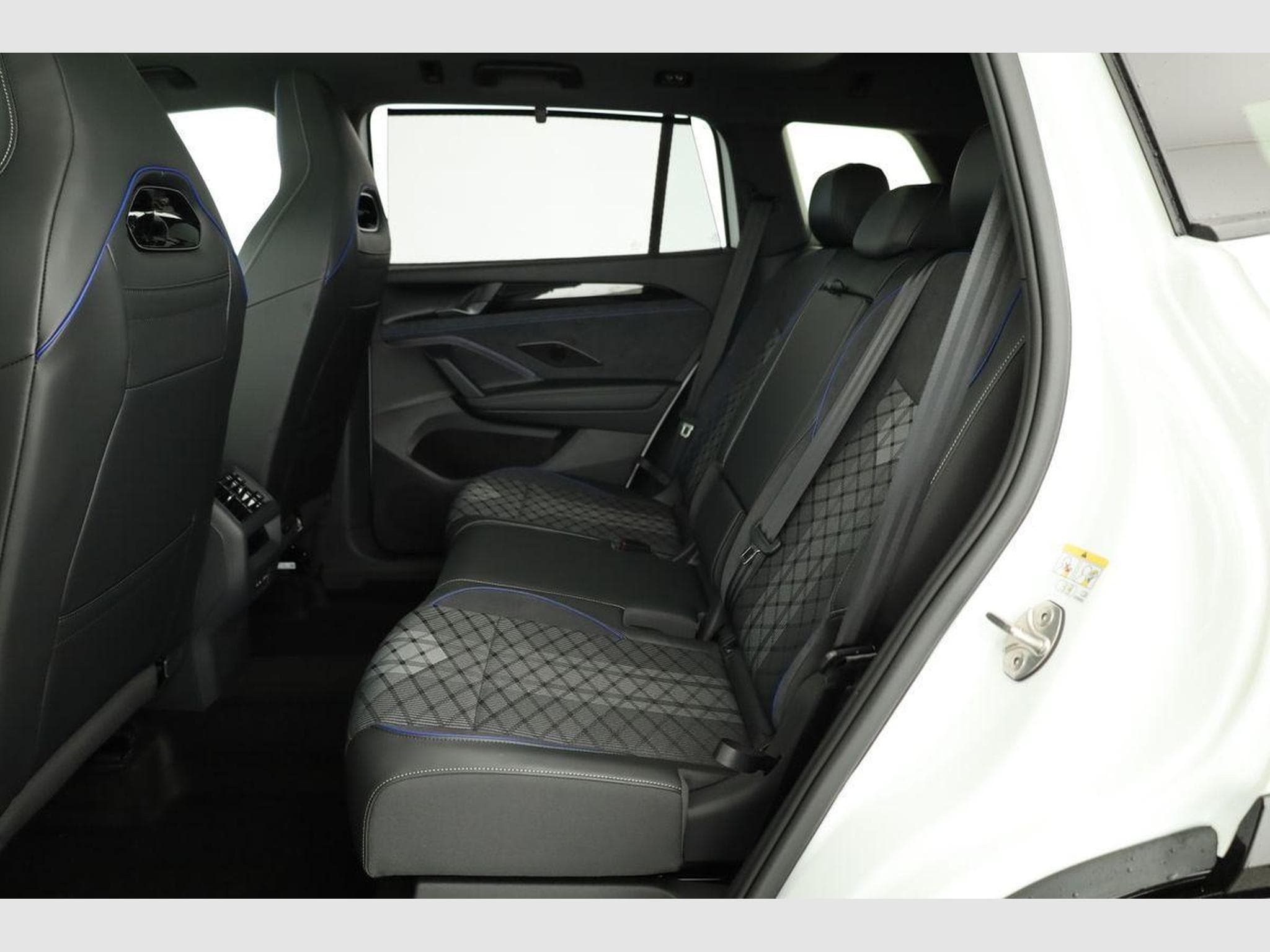 VW Tayron 1.5 TSI eHybrid 150 kW R-Line (2025) - Photo 11