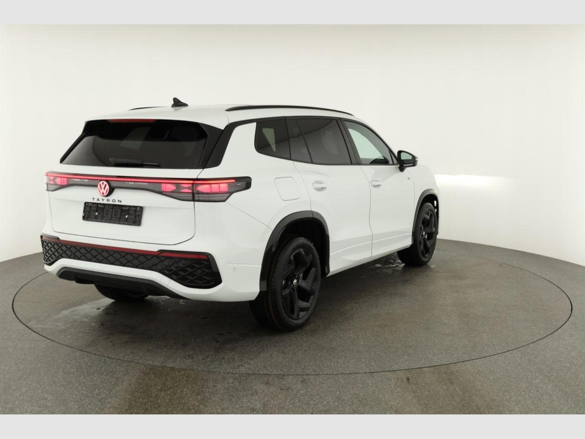 VW Tayron 1.5 TSI eHybrid 150 kW R-Line (2025) - Photo 19