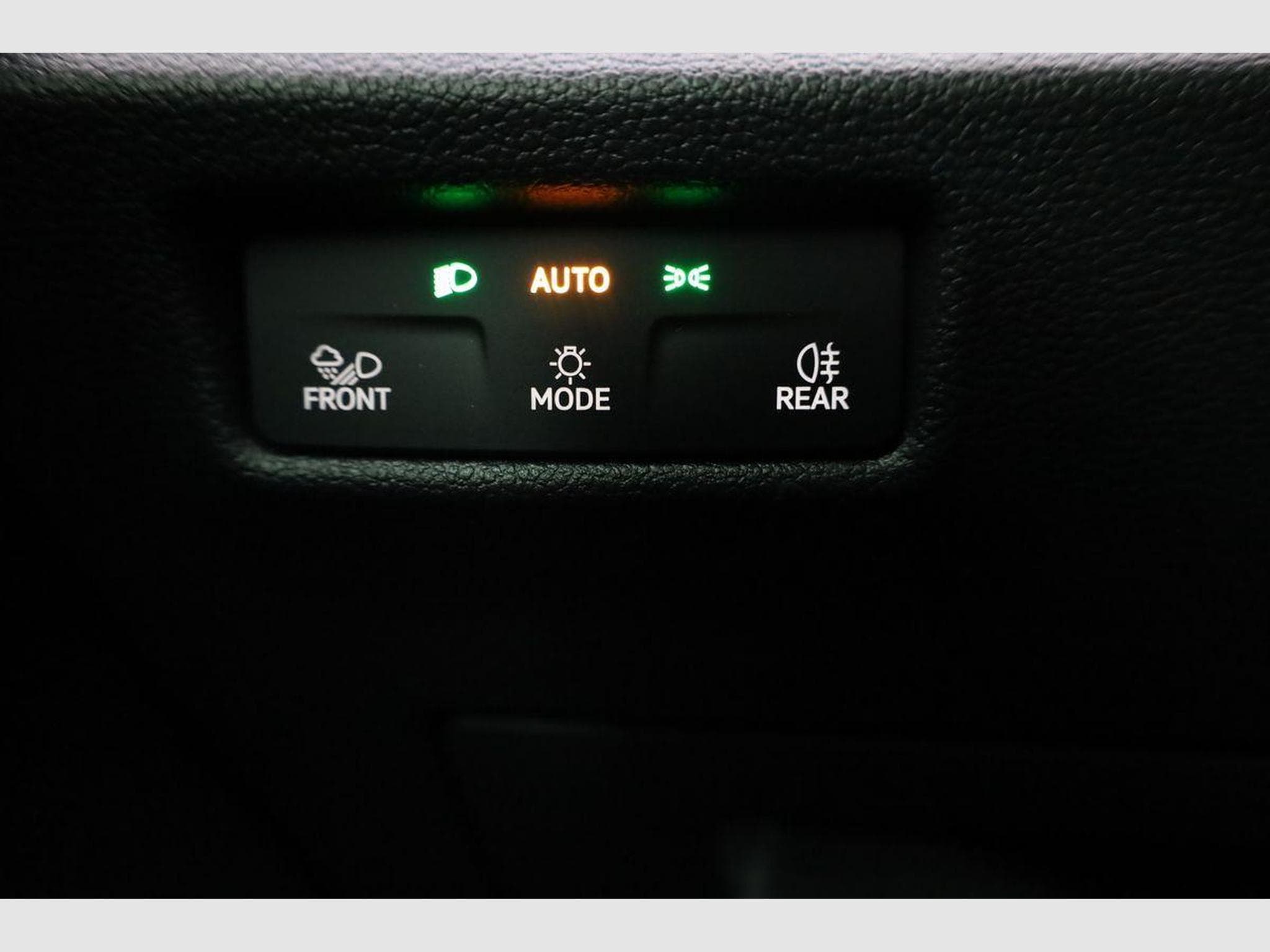 VW Tayron 1.5 TSI eHybrid 150 kW R-Line (2025) - Photo 8