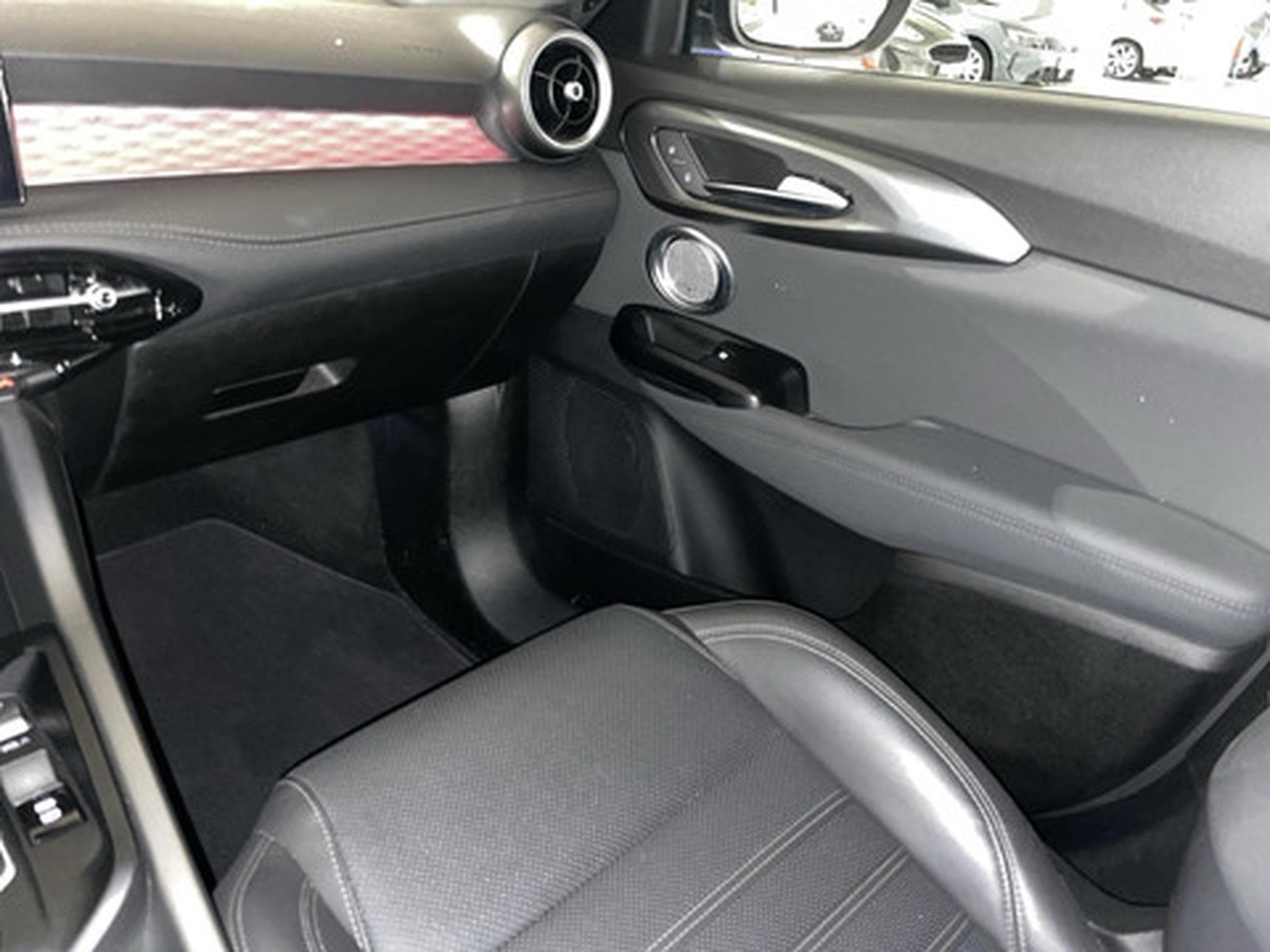 Alfa-Romeo Tonale 1.5 VGT Hybrid 118kW (2023) - Foto 9