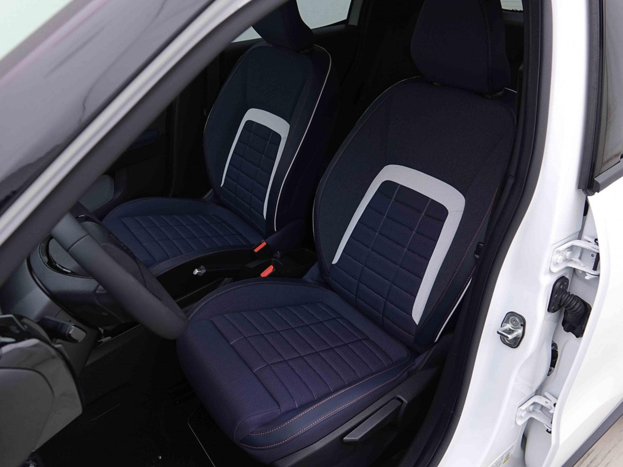 Citroën C3 1.2 PureTech 100 Collection (2026) - Photo 8