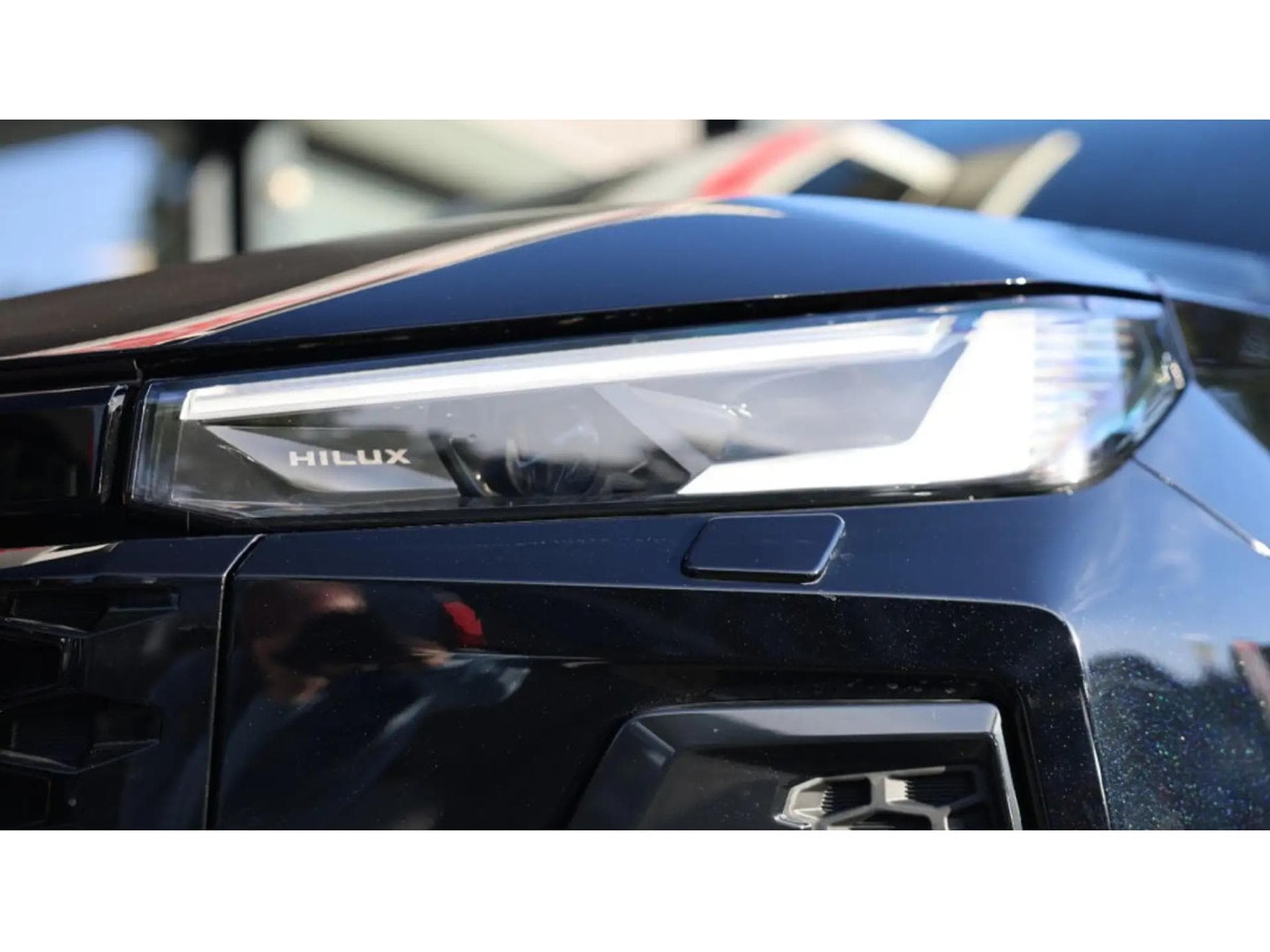 Toyota Hilux 1.5 VVT-i  130 Hybride Executive (2026) - Photo 13