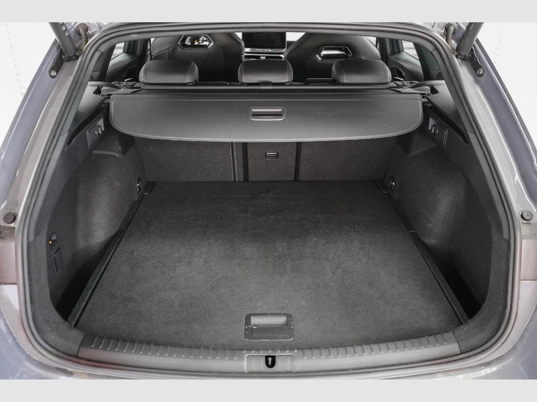 Cupra Leon ST 2,0 TSI (2025) - Foto 18