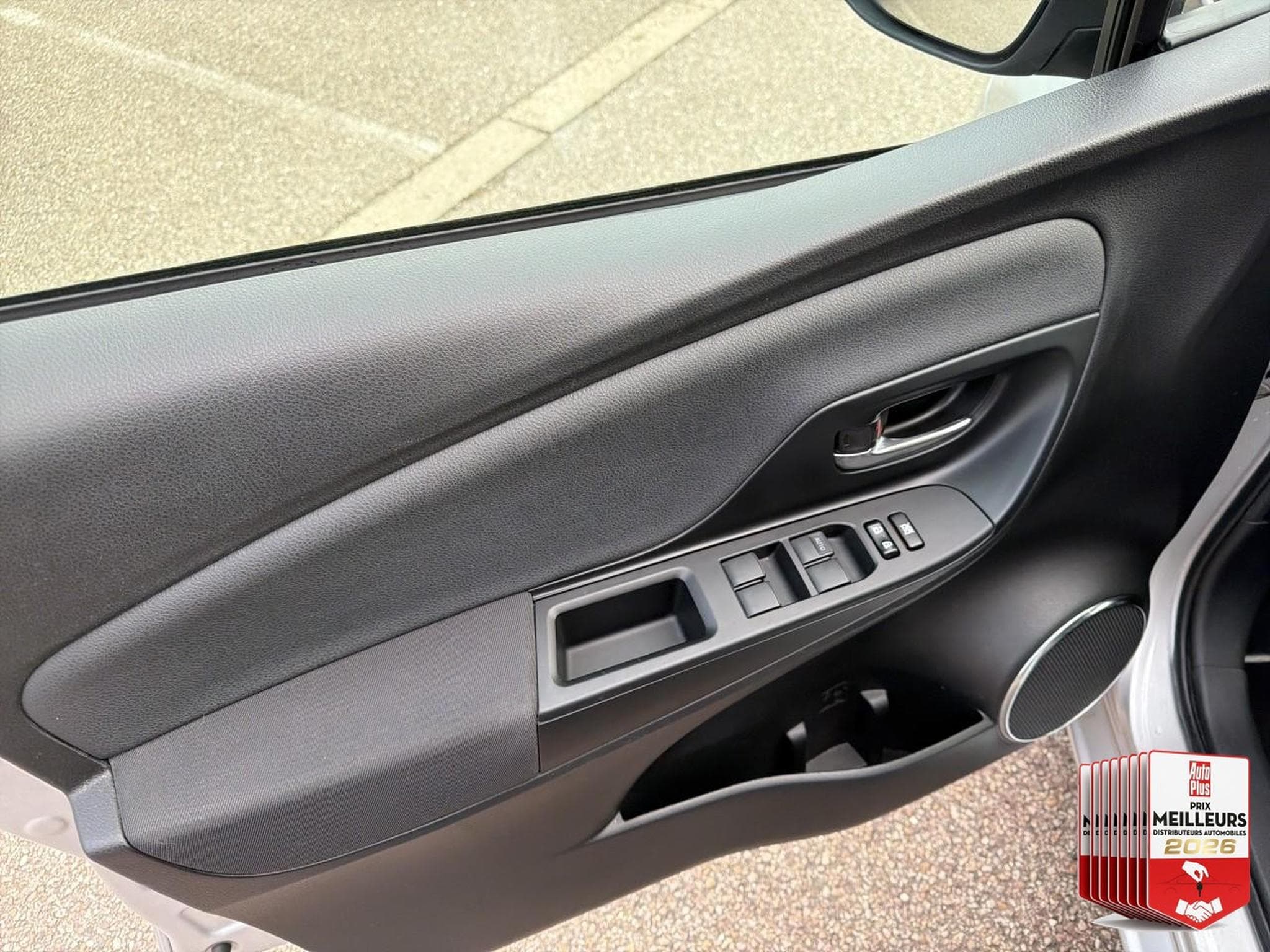 Toyota YARIS 110 VVT-I DESIGN 5P (2019) - Photo 16