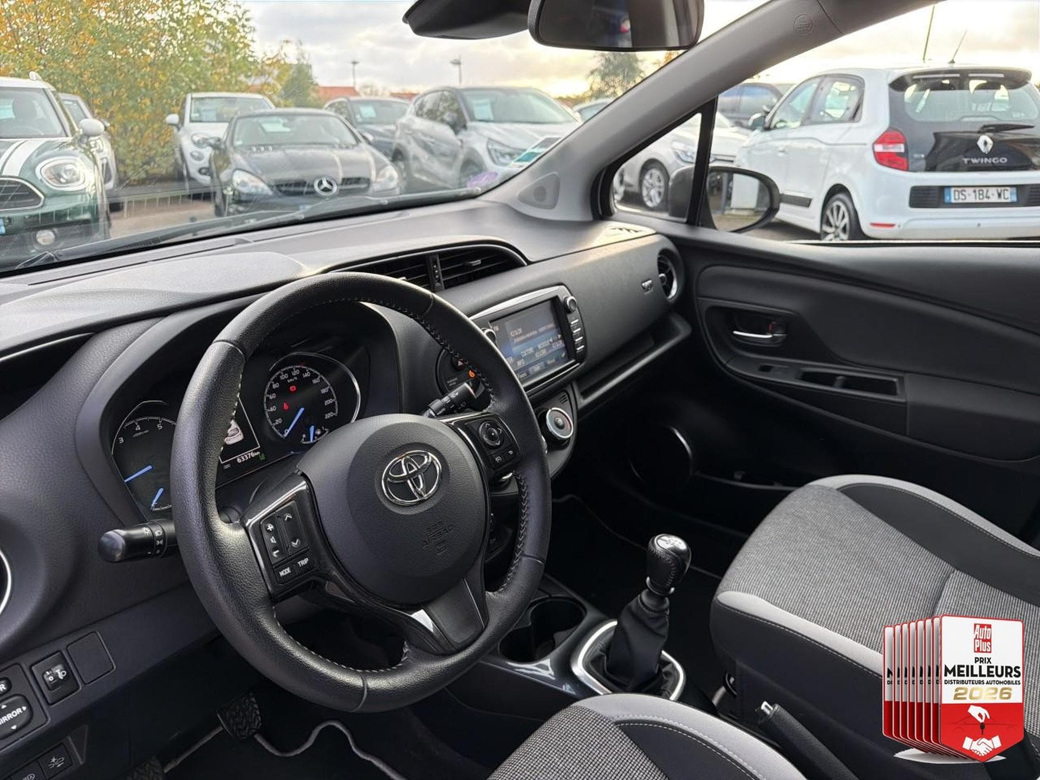 Toyota YARIS 110 VVT-I DESIGN 5P (2019) - Photo 17