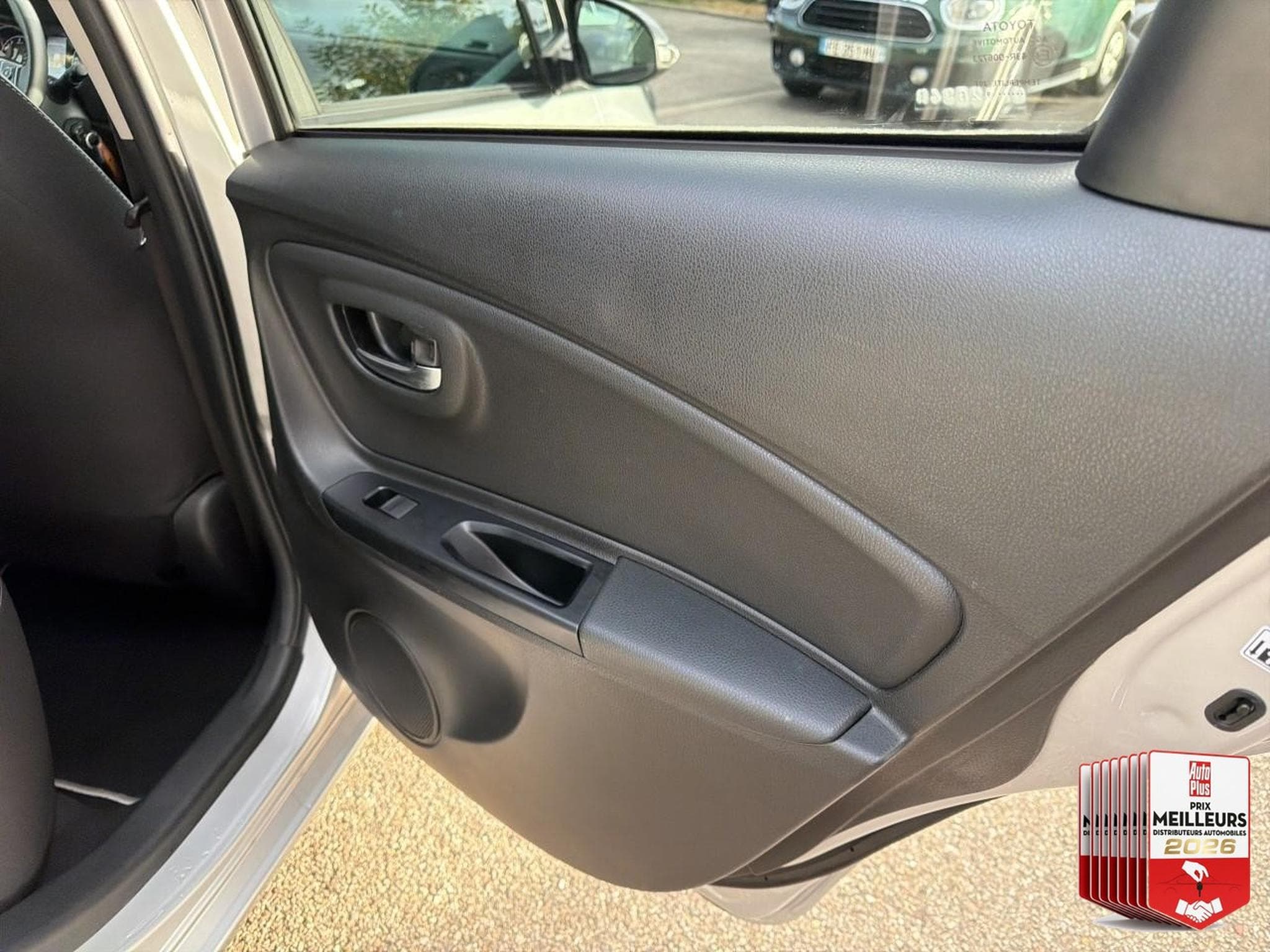 Toyota YARIS 110 VVT-I DESIGN 5P (2019) - Photo 22