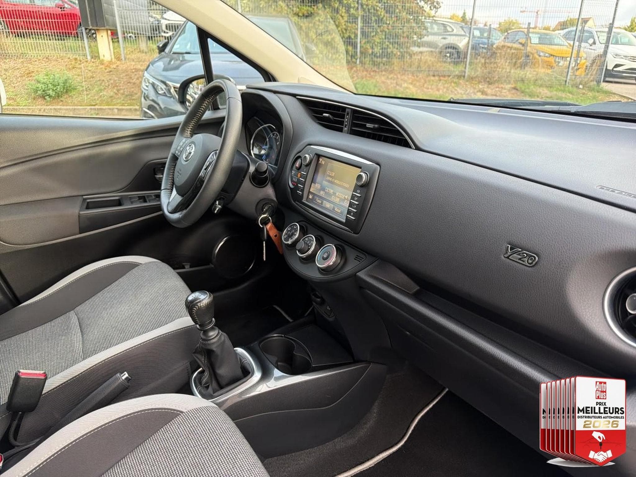 Toyota YARIS 110 VVT-I DESIGN 5P (2019) - Photo 25