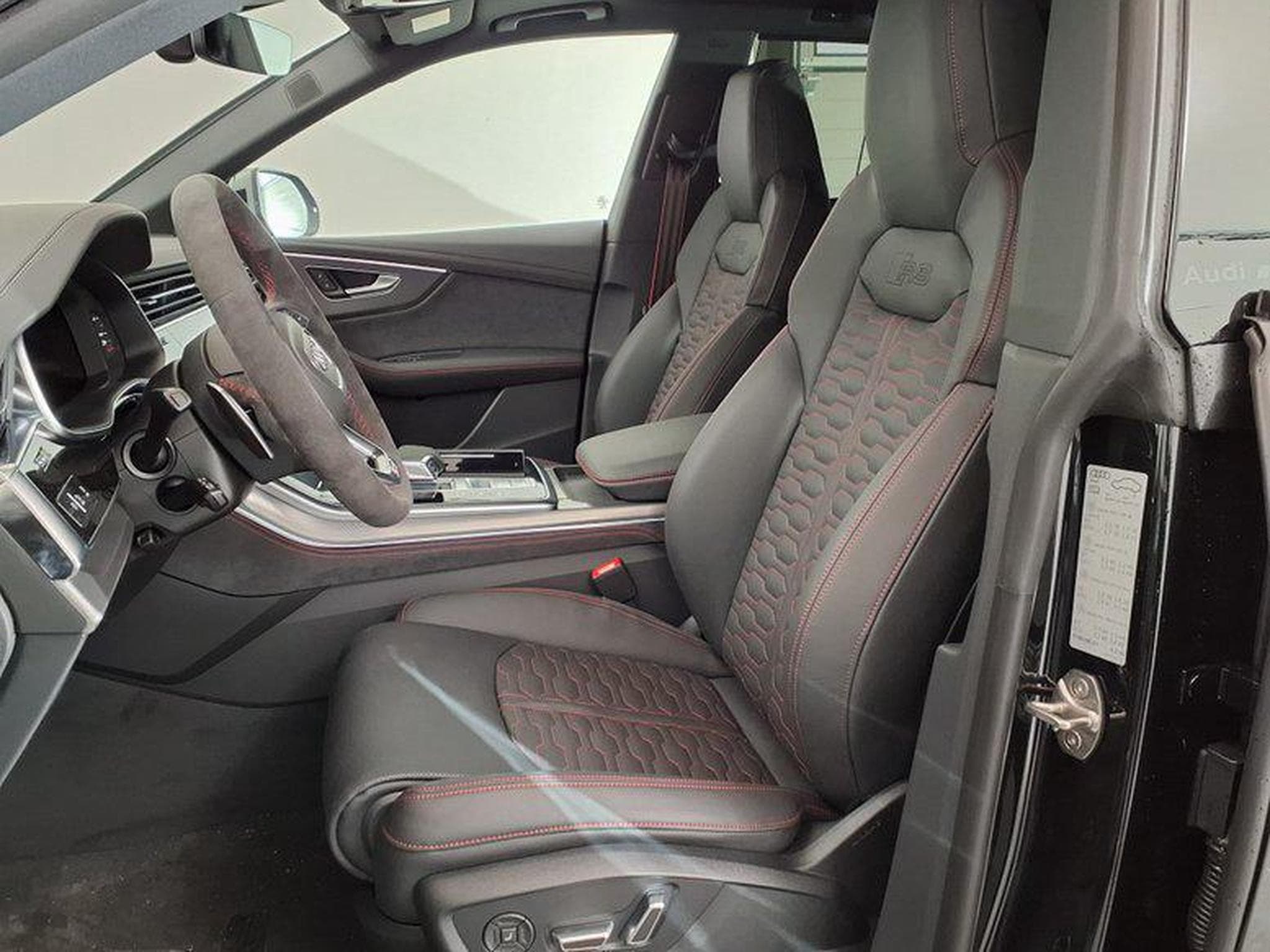 Audi RSQ8 performance 4.0 TFSI 8-Gang-Tiptronic quattro (2026) - Photo 9