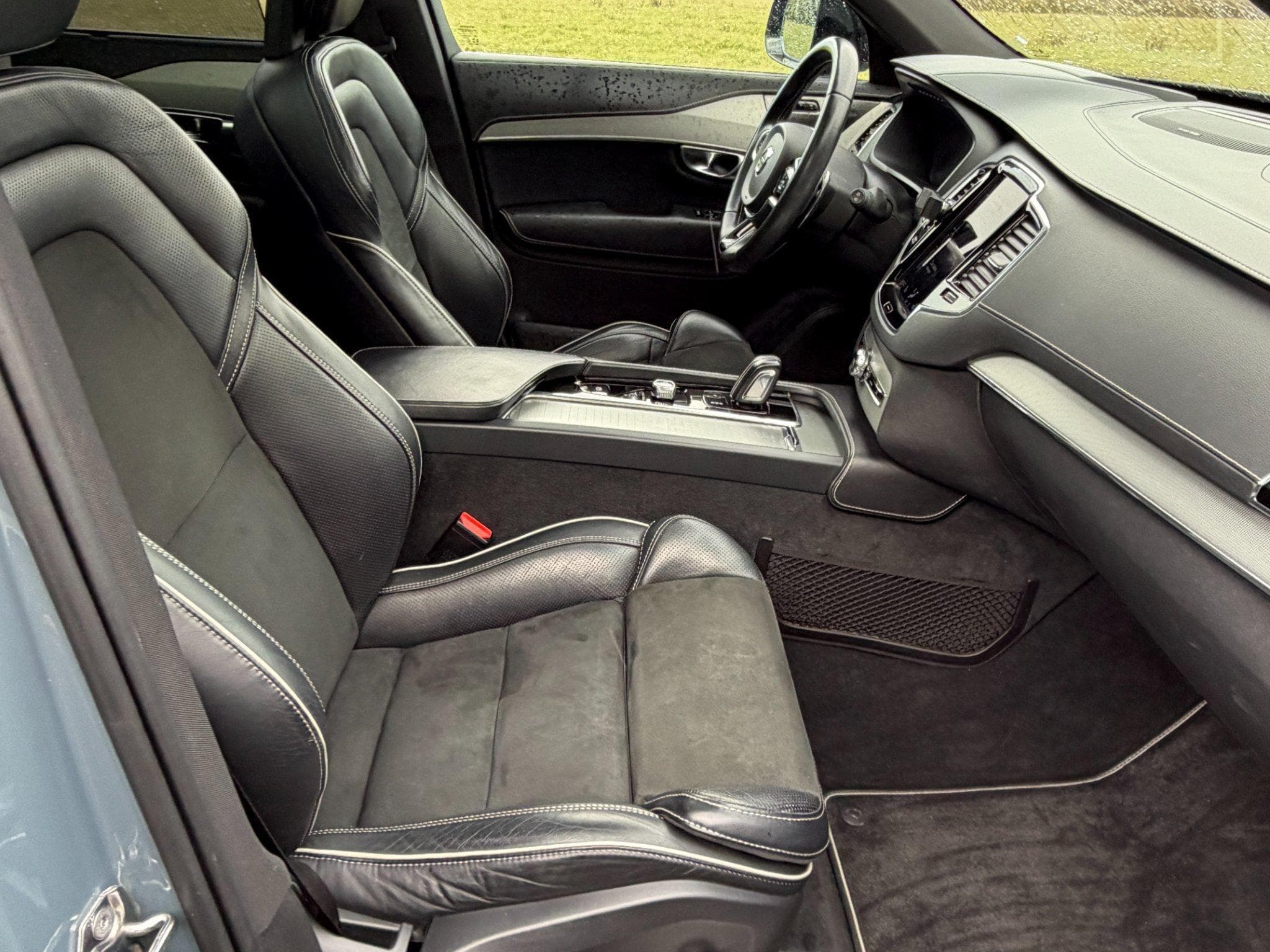 Volvo XC90 B5 AWD R-Design 7pl | Four-C Air | Pano (2019) - Photo 9