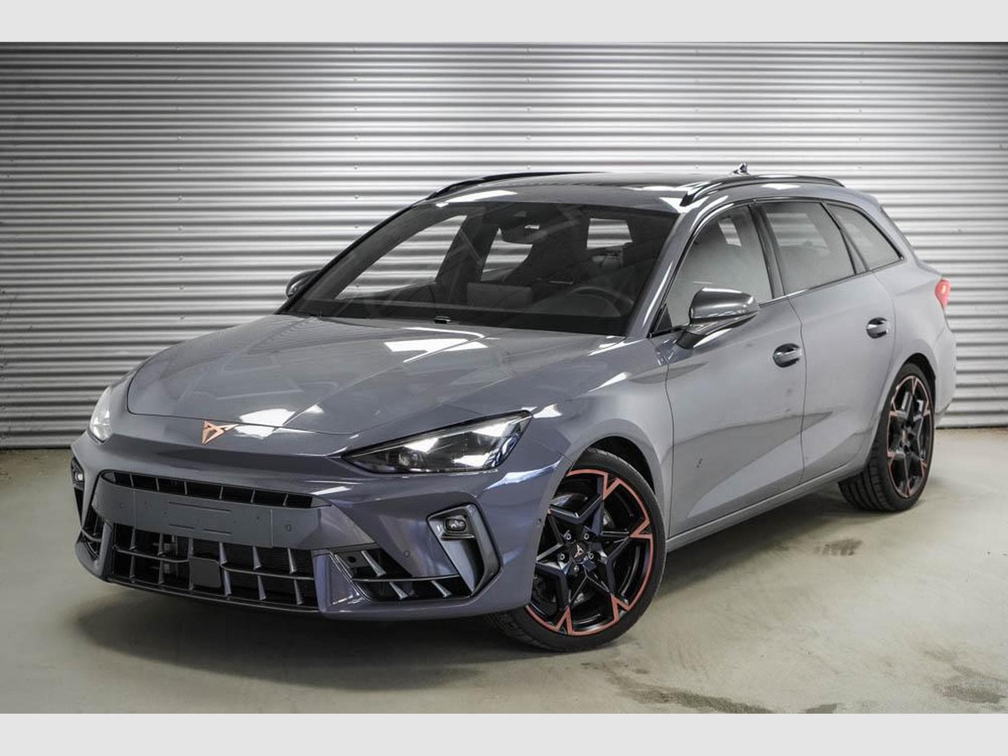 Cupra Leon ST 2,0 TSI (2025) - Foto 1