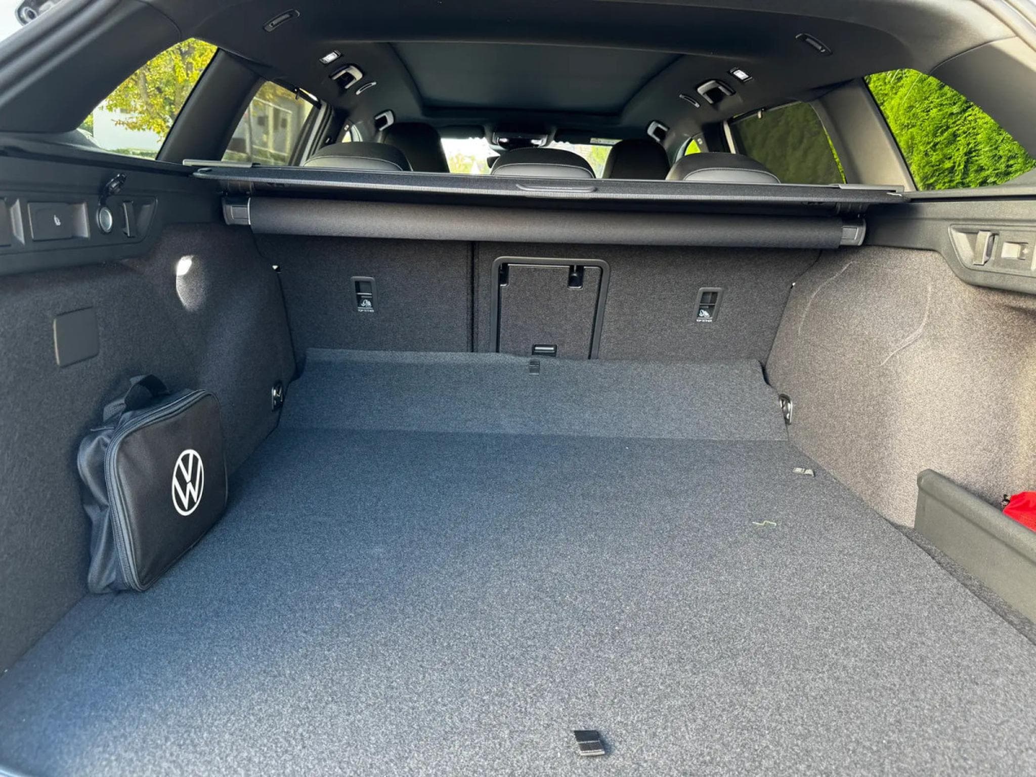 VW Passat 1.5 TSI e-Hybrid 272 R-Line (2026) - Photo 9