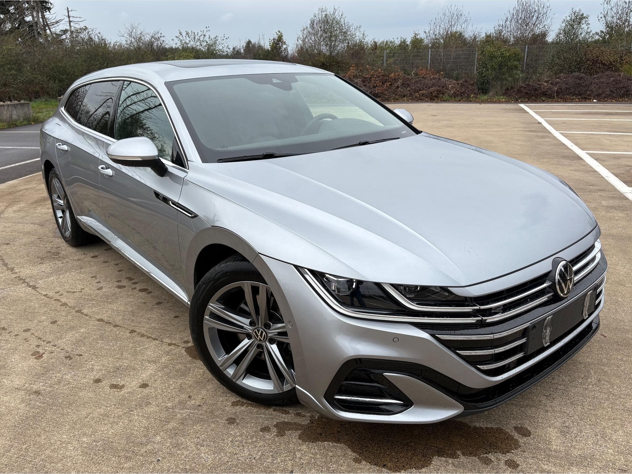 VW Arteon Shooting Brake R-Line (2022) - Foto 1