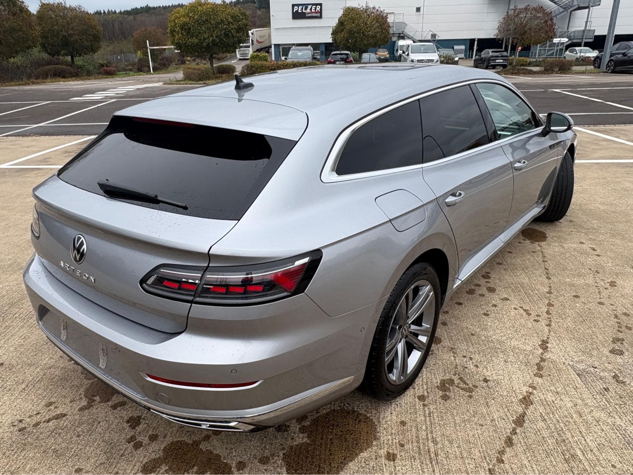 VW Arteon Shooting Brake R-Line (2022) - Foto 4