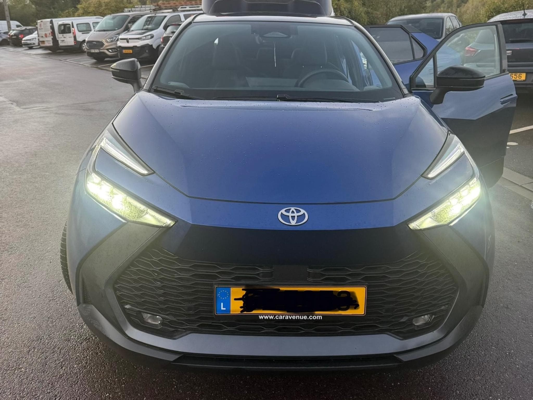 Toyota C-HR C-HR 1.8 HEV DYNAMIC PLUS BI-TONE AUTO (2026) - Foto 1