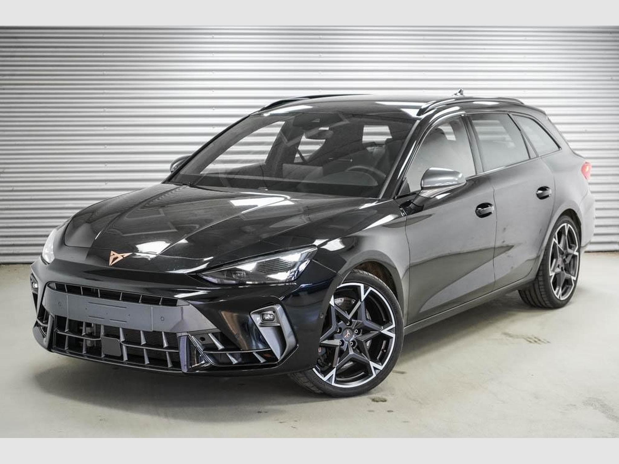 Cupra Leon ST 2,0 TSI (2025) - Photo 1