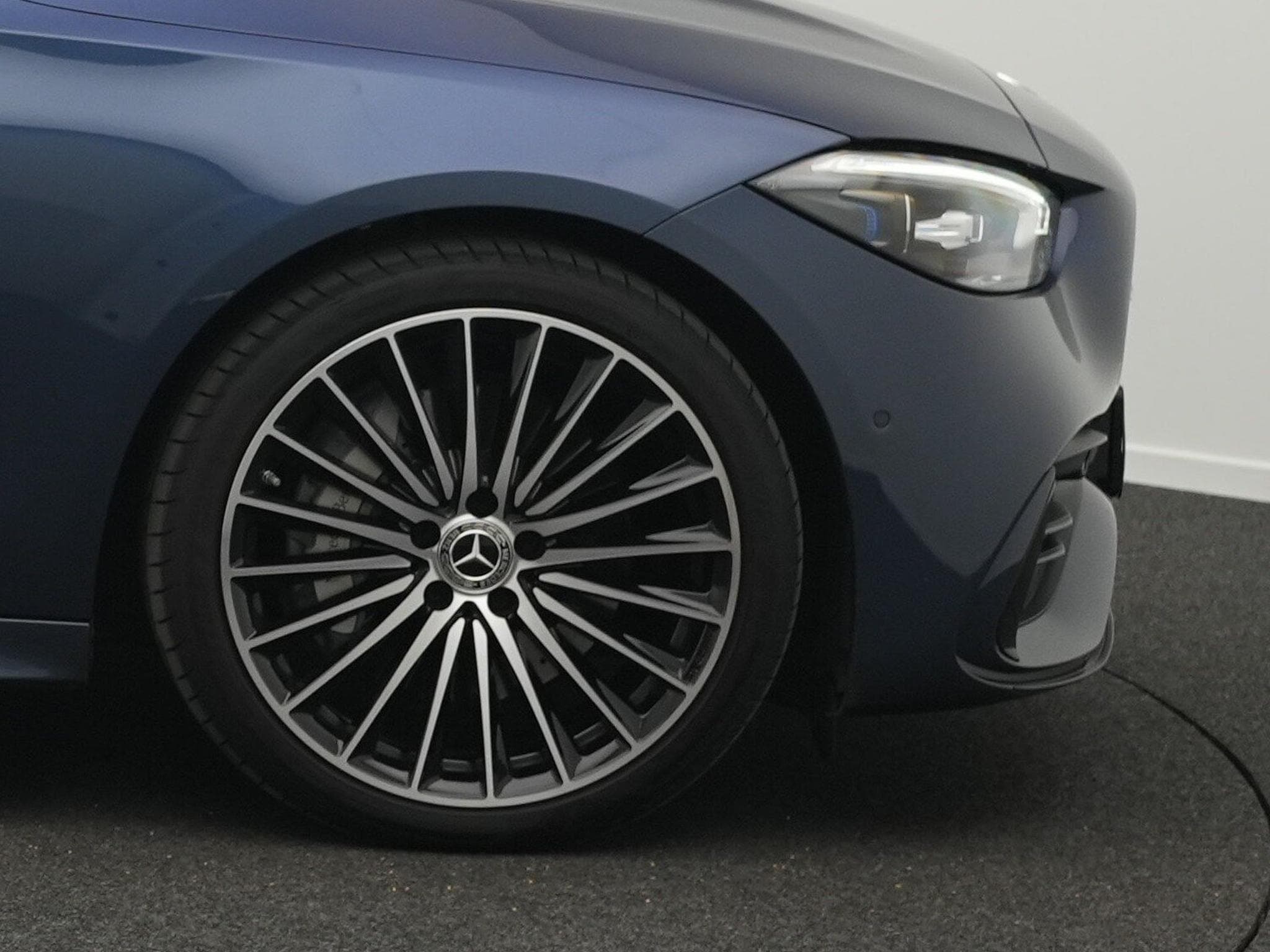 Mercedes C 220 d AMG-Line Premium Plus (2025) - Foto 8