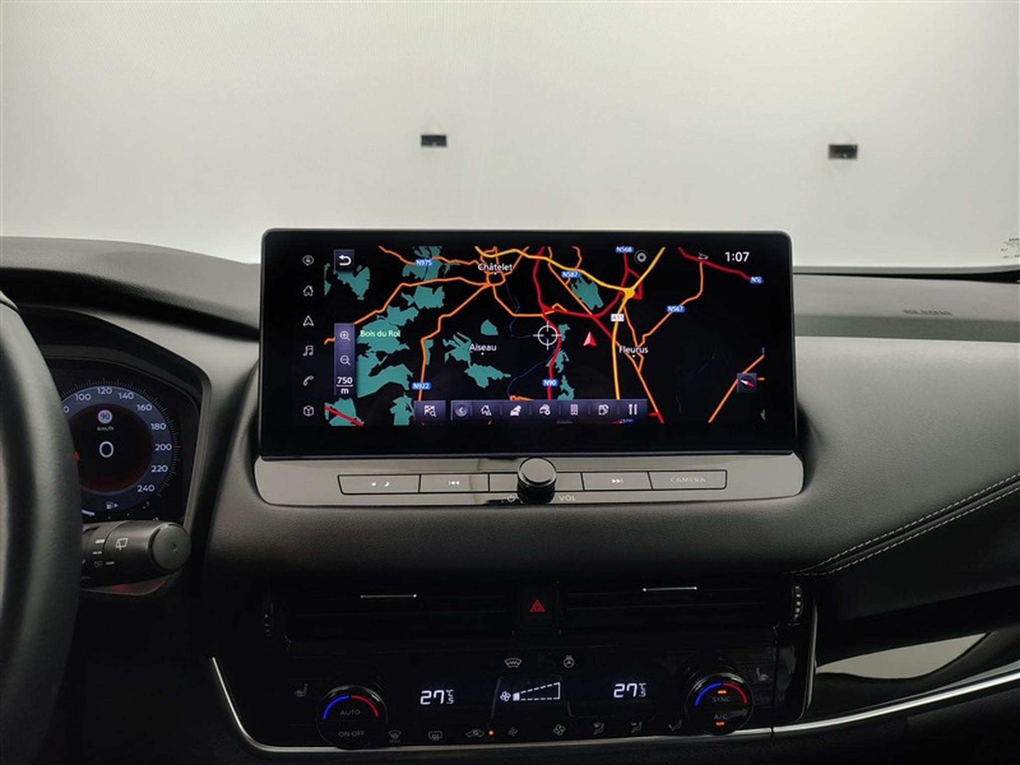 Nissan Qashqai 1.3 DIG-T MHEV X-Tronic N-Connecta NAVI / FULL LED / CAMERA (2023) - Photo 11