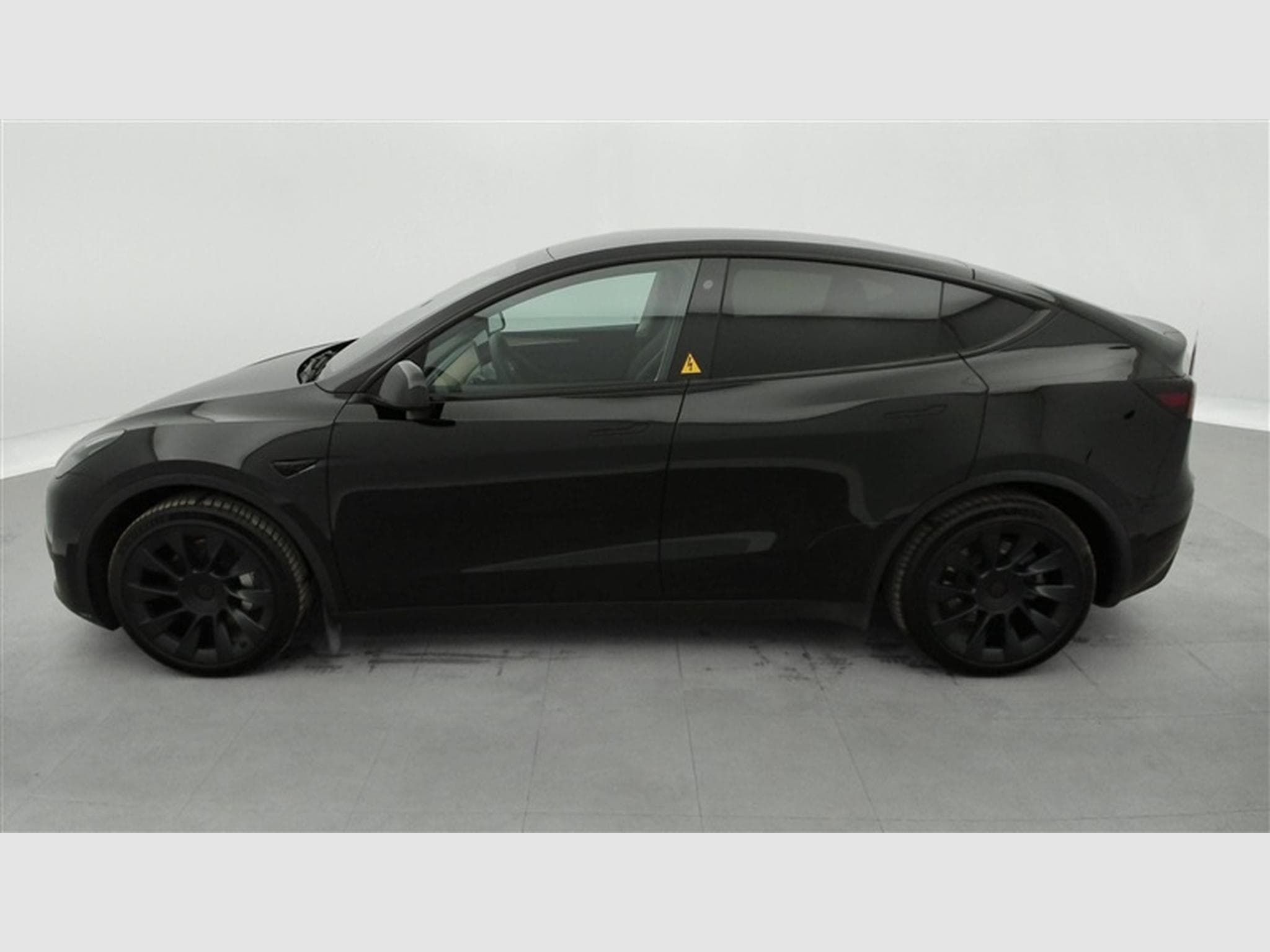 Tesla Model Y Standard Range NAVI / FULL LED / PANO / CAMERA 360" / JA 20" (2023) - Photo 3