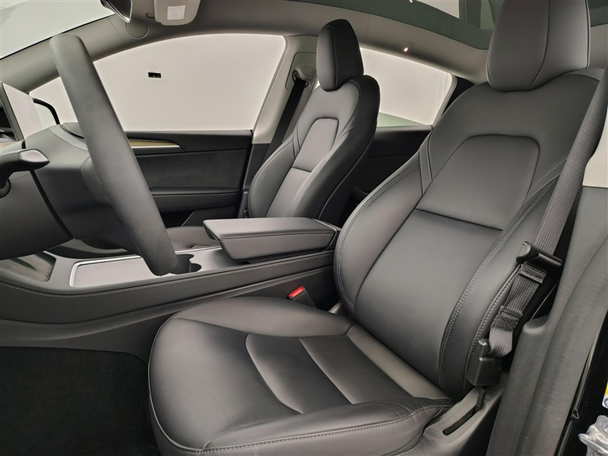 Tesla Model Y Standard Range NAVI / FULL LED / PANO / CAMERA 360" / JA 20" (2023) - Photo 7