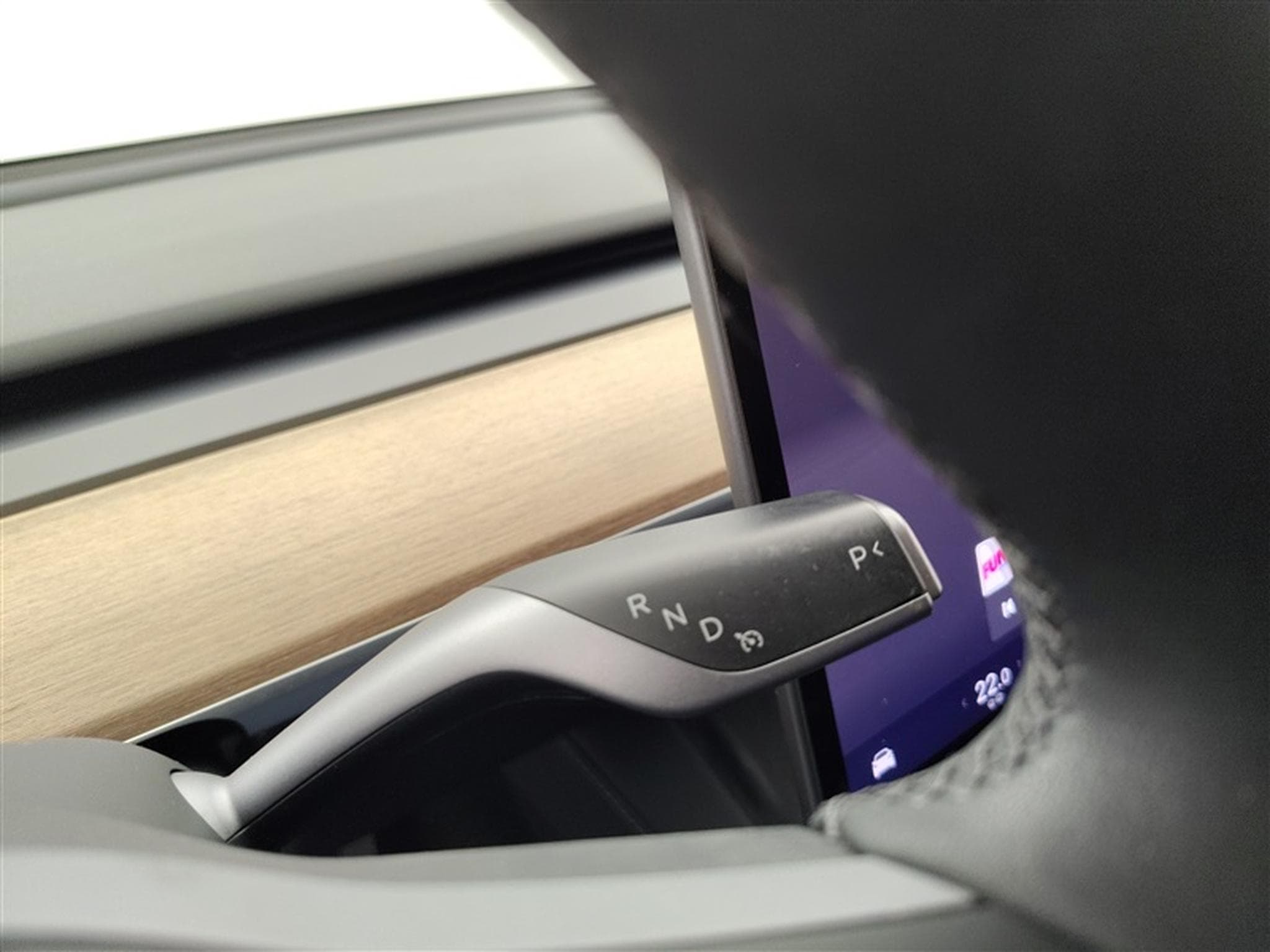Tesla Model Y Standard Range NAVI / FULL LED / PANO / CAMERA 360" / JA 20" (2023) - Photo 12