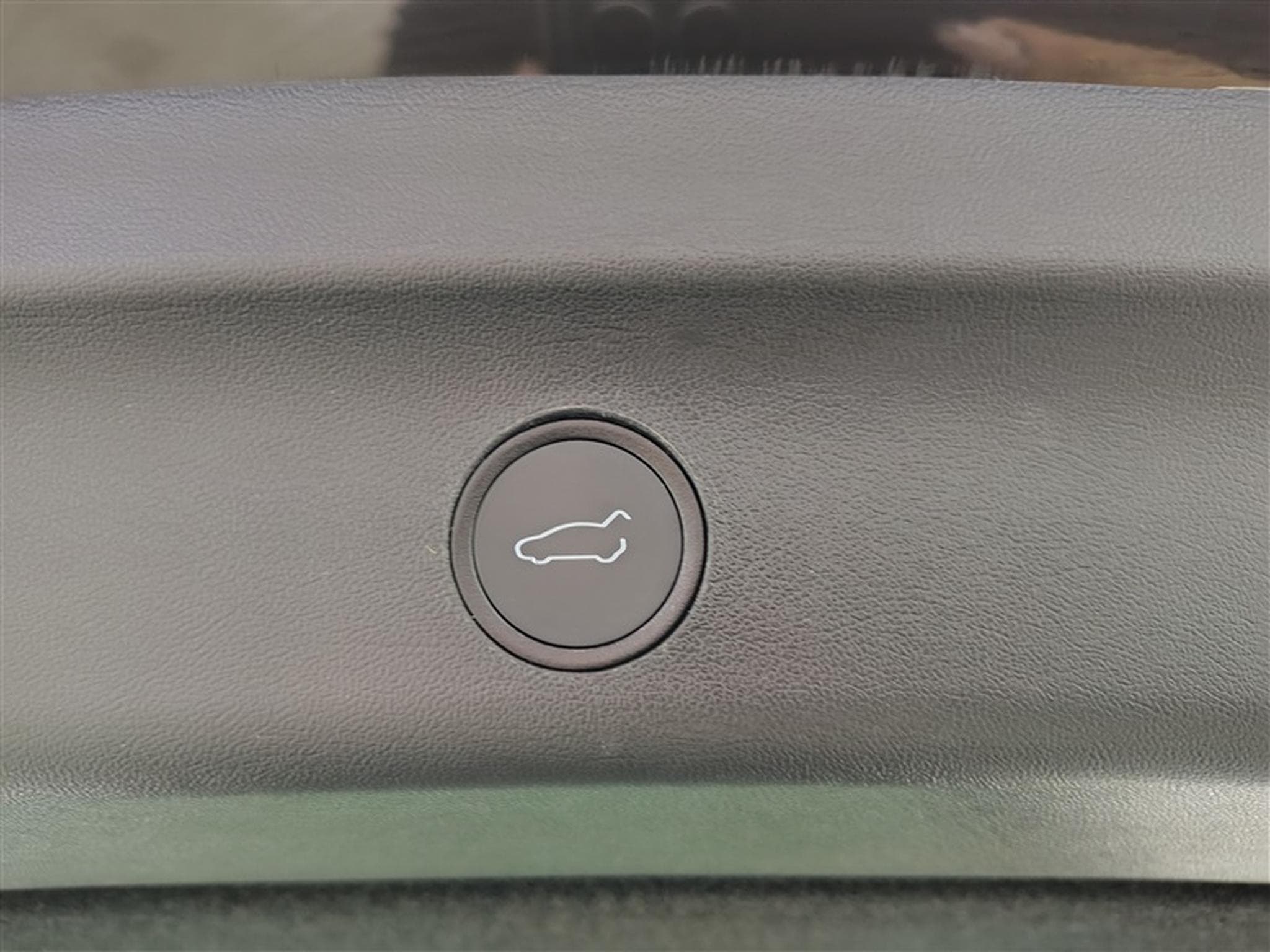 Tesla Model Y Standard Range NAVI / FULL LED / PANO / CAMERA 360" / JA 20" (2023) - Photo 20