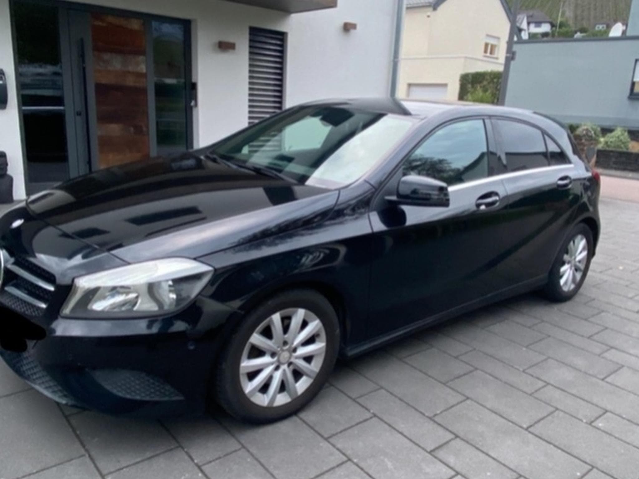 Mercedes A 180 STYLE (2014) - Photo 1