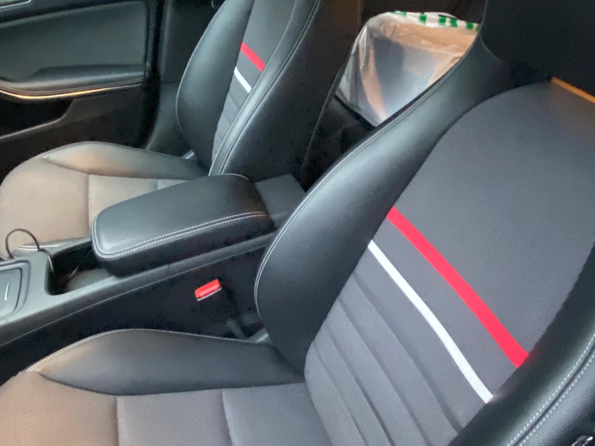 Mercedes A 180 STYLE (2014) - Photo 3