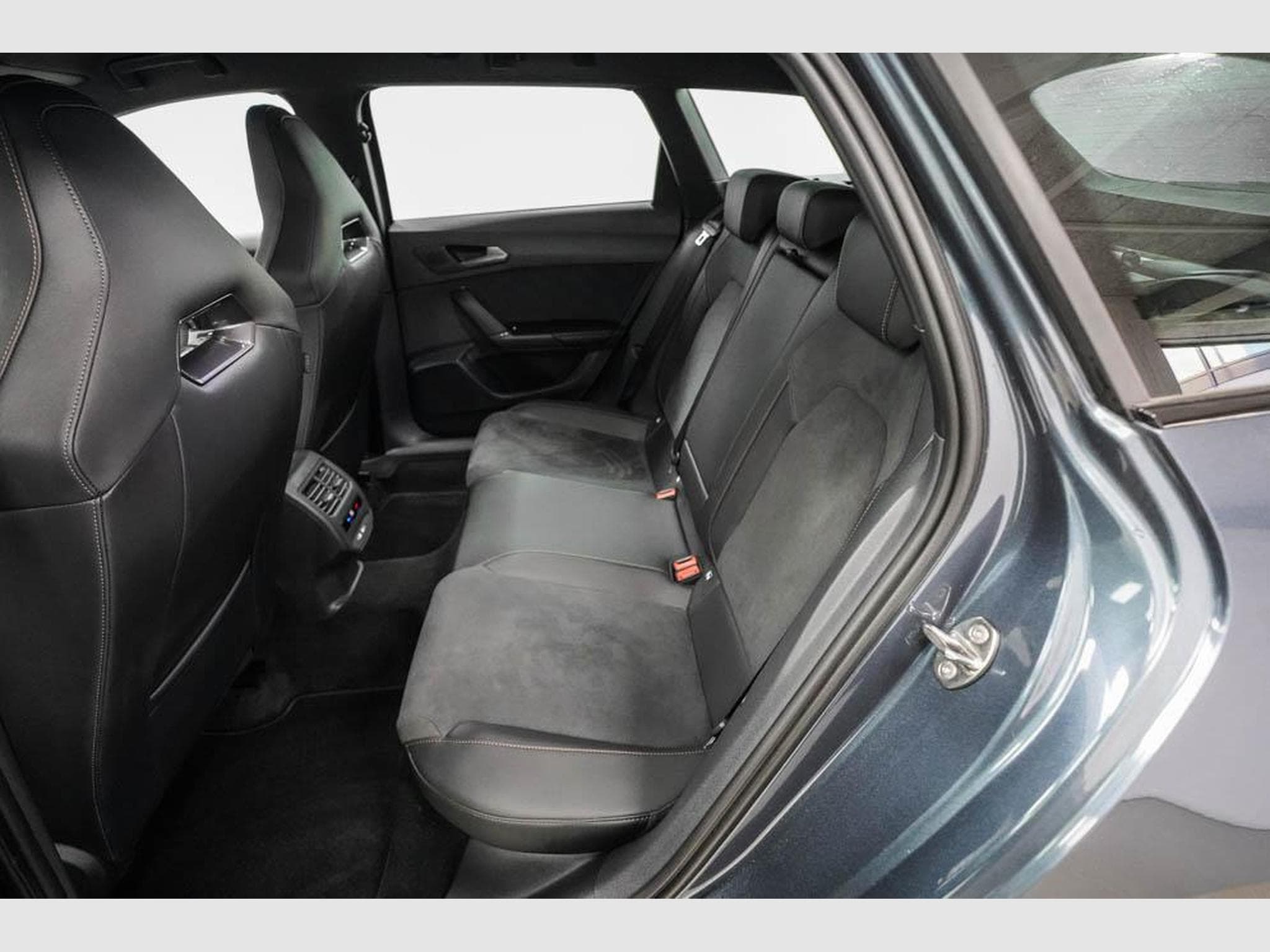 Cupra Leon ST 2,0 TSI (2025) - Photo 16