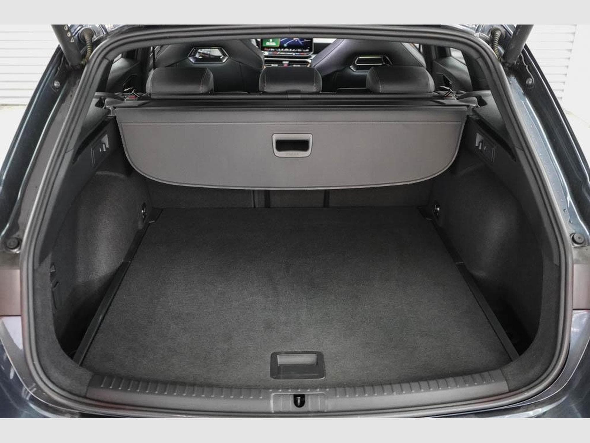 Cupra Leon ST 2,0 TSI (2025) - Photo 18