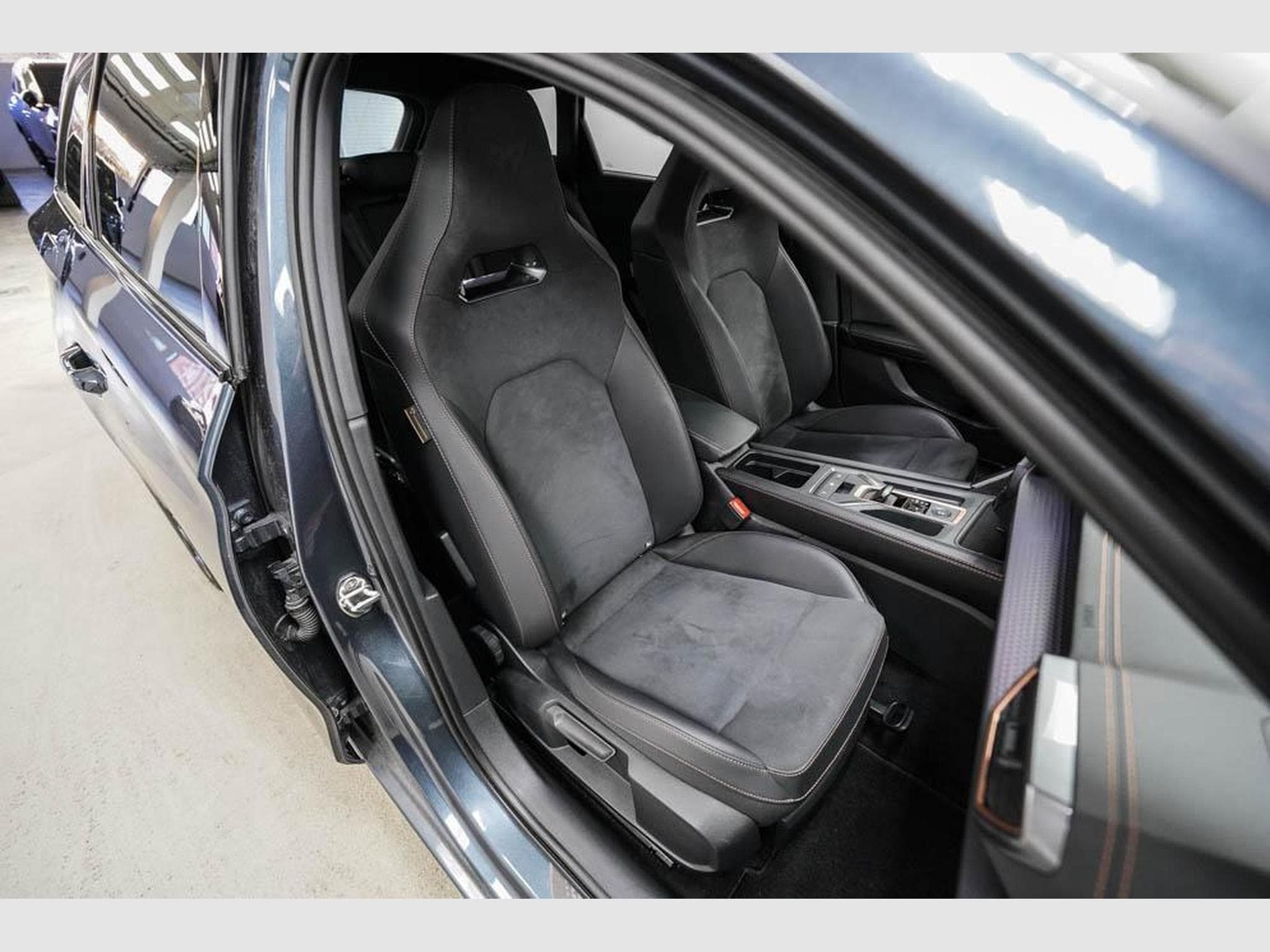 Cupra Leon ST 2,0 TSI (2025) - Photo 22