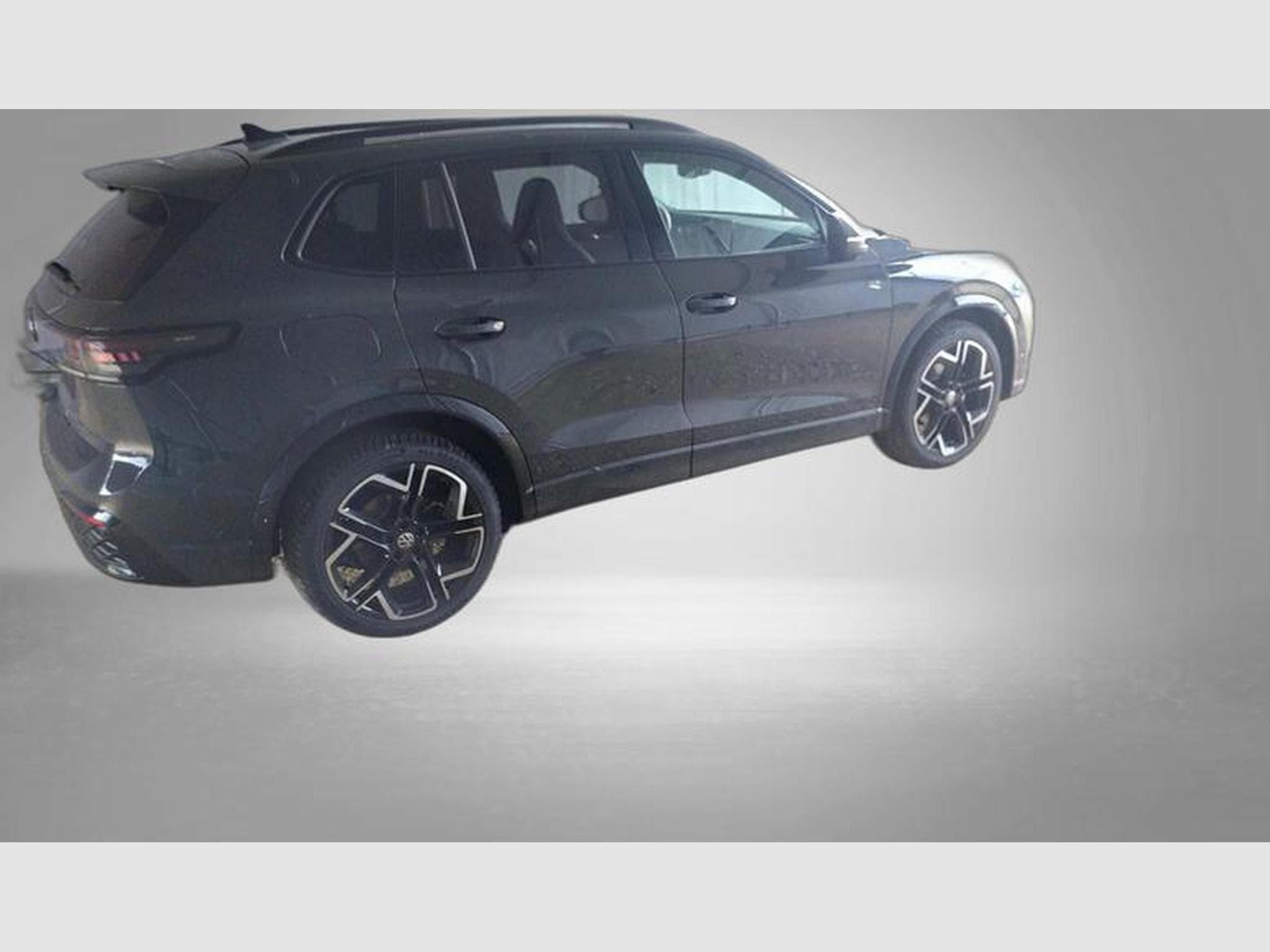VW Tiguan R-Line 1.5 eTSI 7-Gang-DSG (2025) - Photo 3