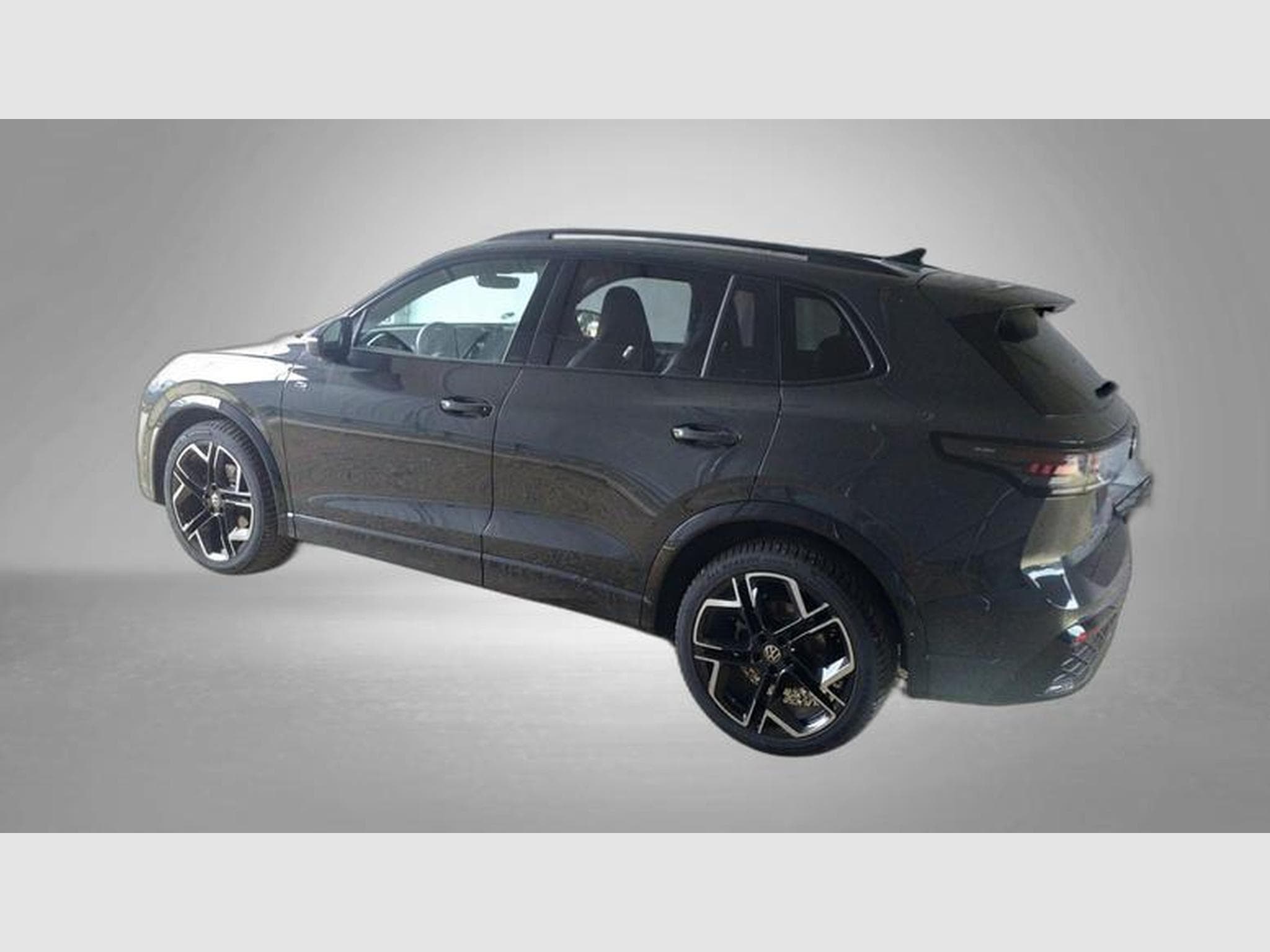 VW Tiguan R-Line 1.5 eTSI 7-Gang-DSG (2025) - Photo 2