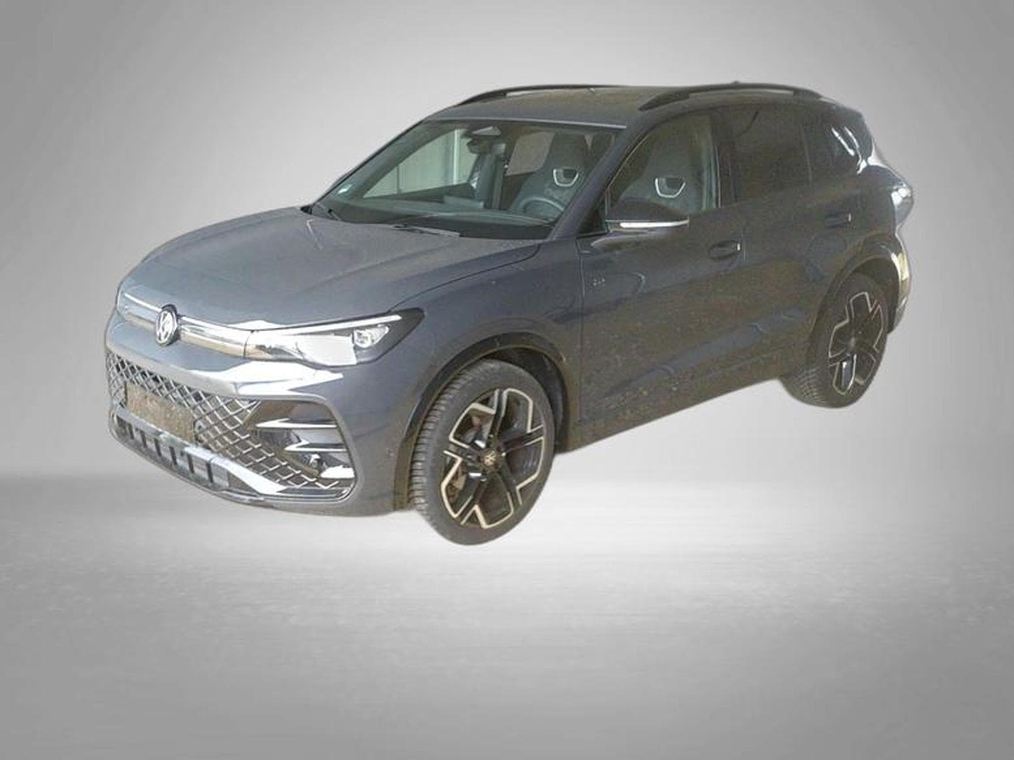 VW Tiguan R-Line 1.5 eTSI 7-Gang-DSG (2025) - Photo 1