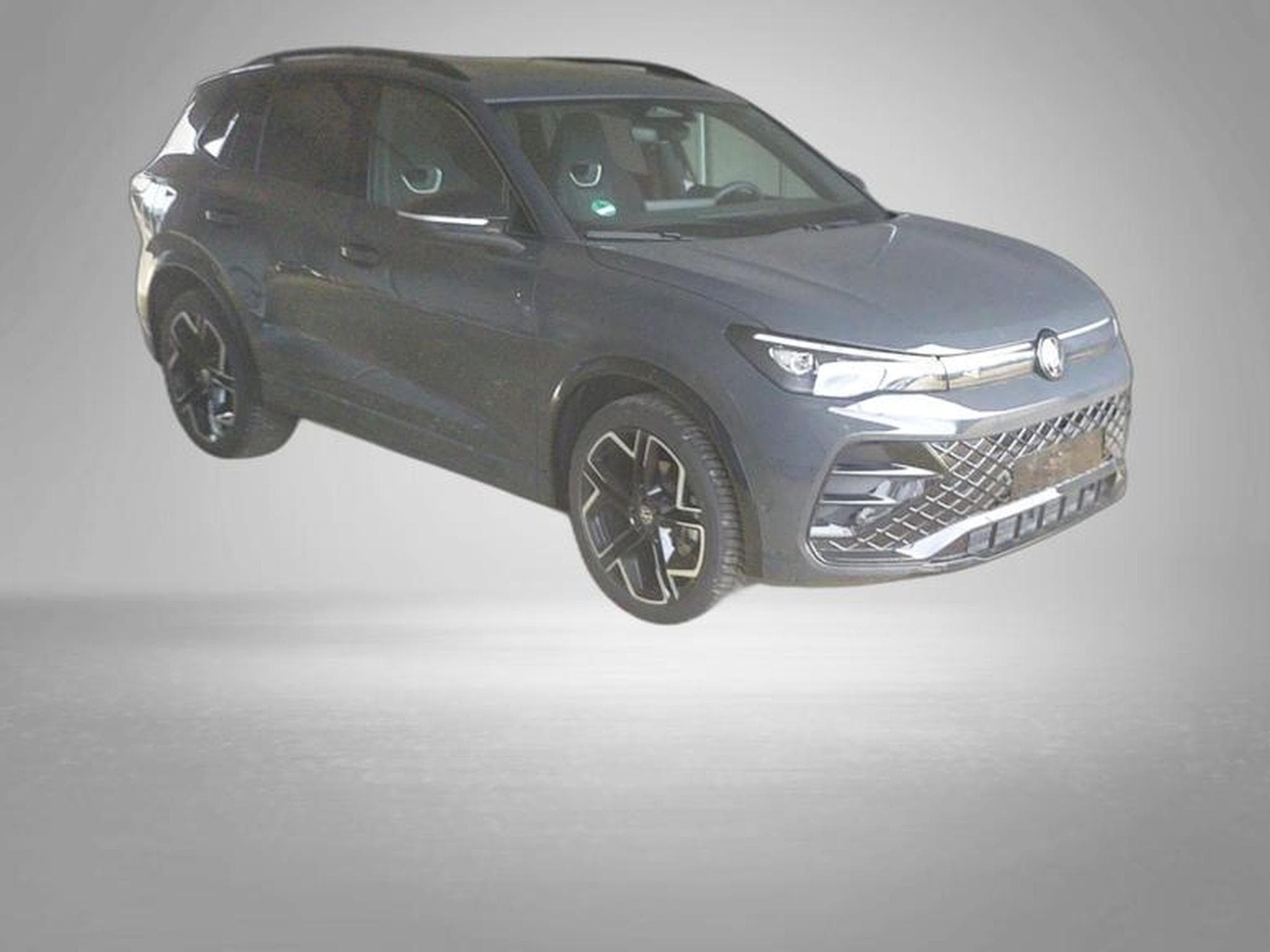 VW Tiguan R-Line 1.5 eTSI 7-Gang-DSG (2025) - Photo 4