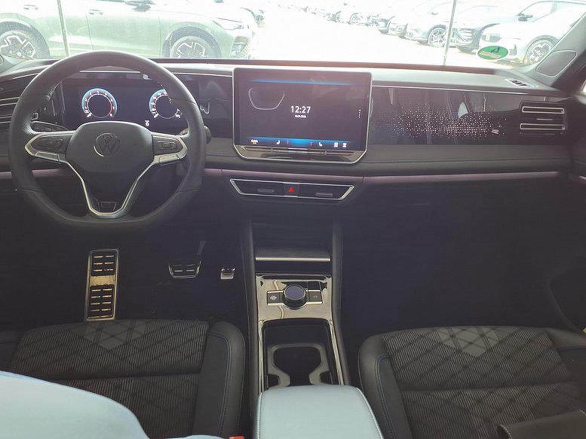 VW Tiguan R-Line 1.5 eTSI 7-Gang-DSG (2025) - Photo 7