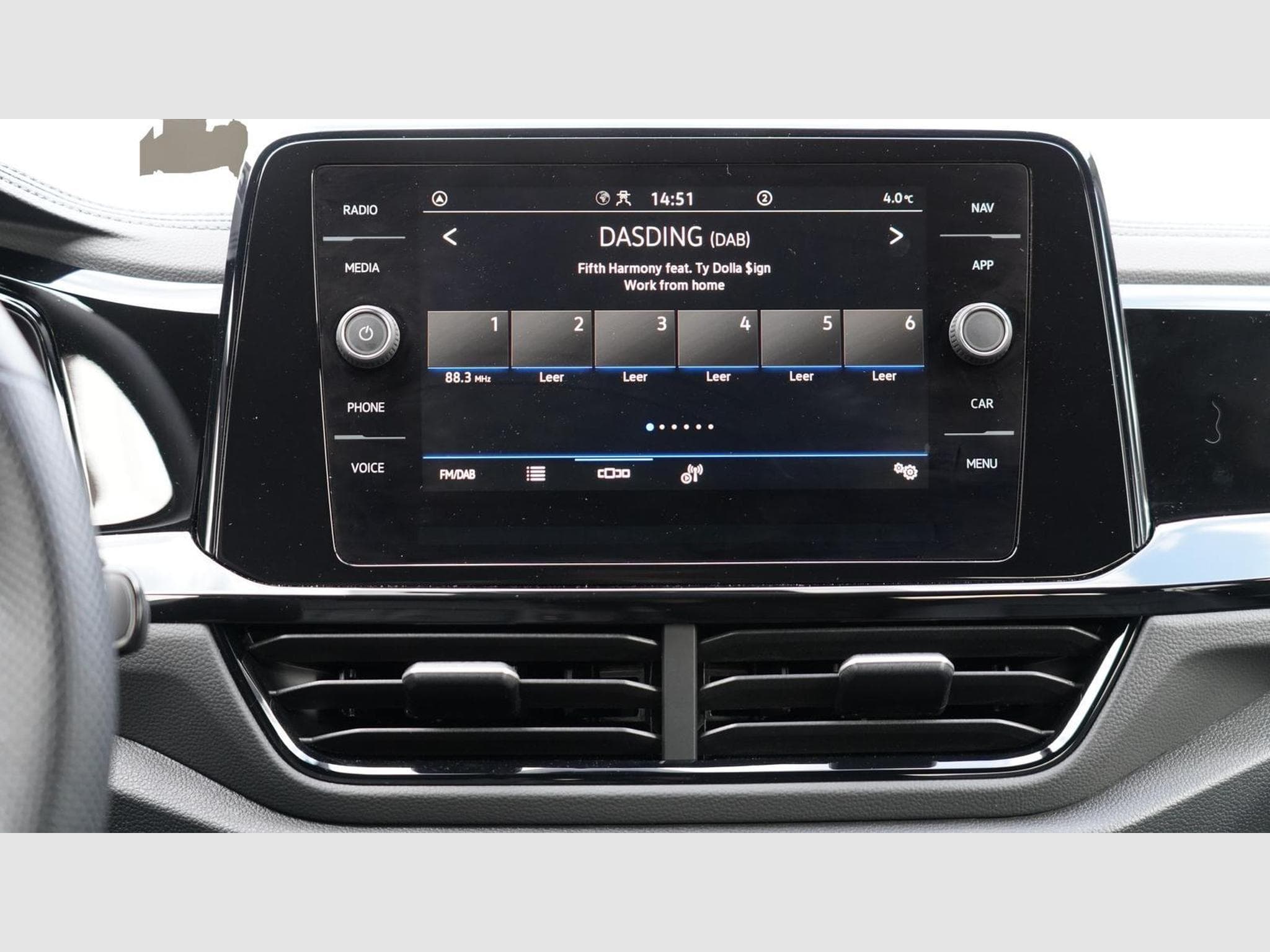 VW T-Roc R-Line Black Edition (2025) - Photo 12