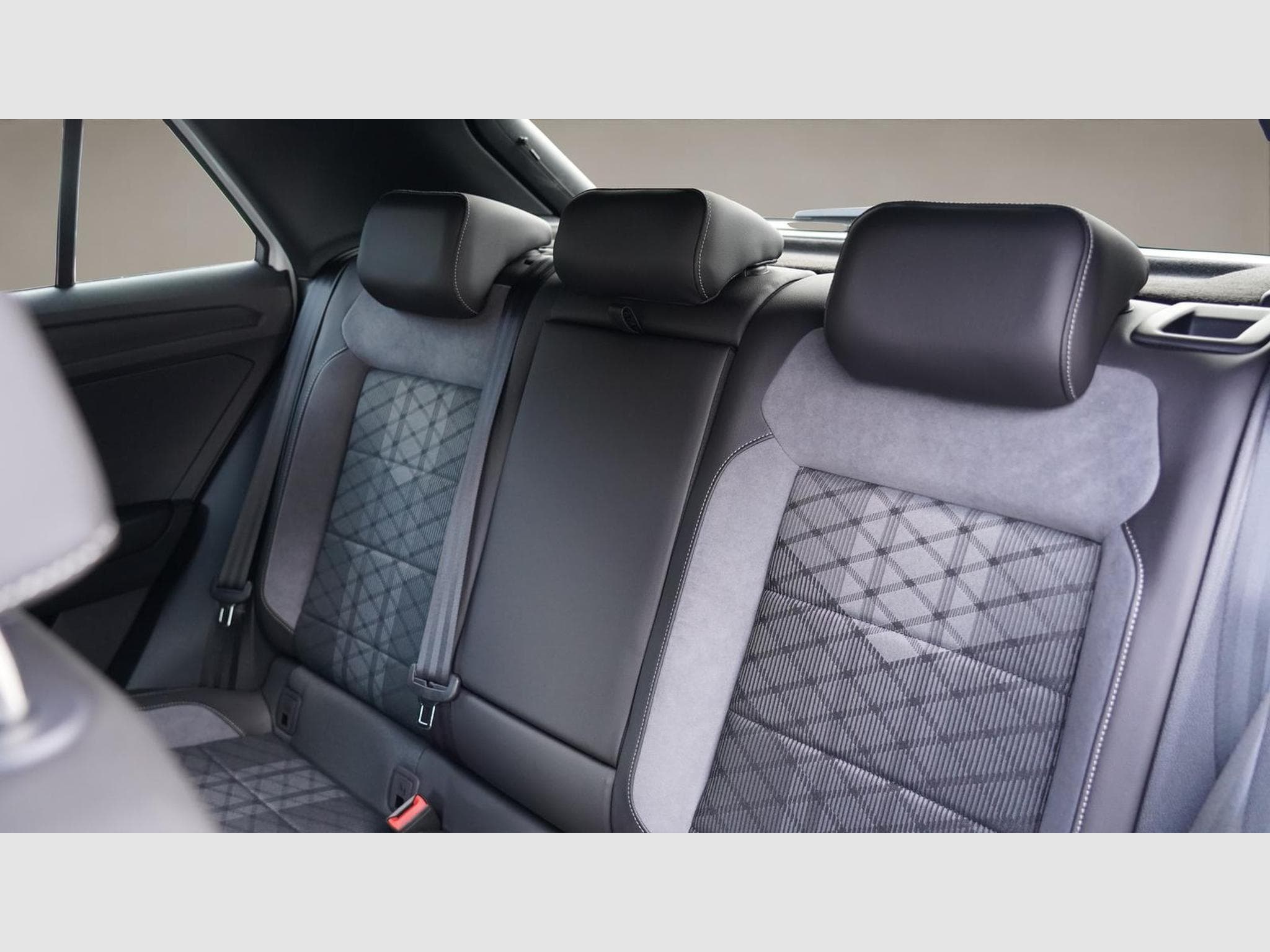 VW T-Roc R-Line Black Edition (2025) - Photo 14