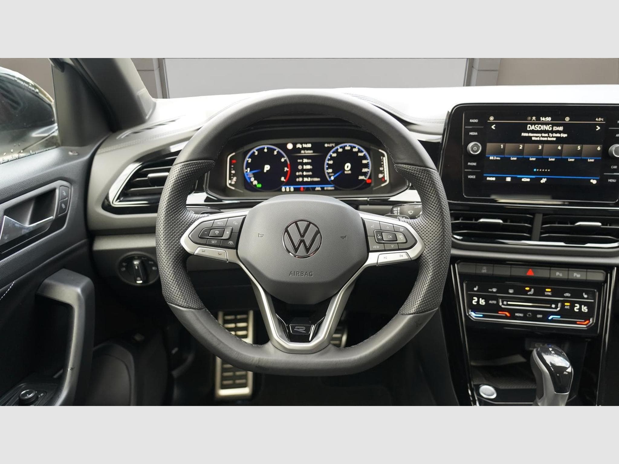 VW T-Roc R-Line Black Edition (2025) - Photo 8