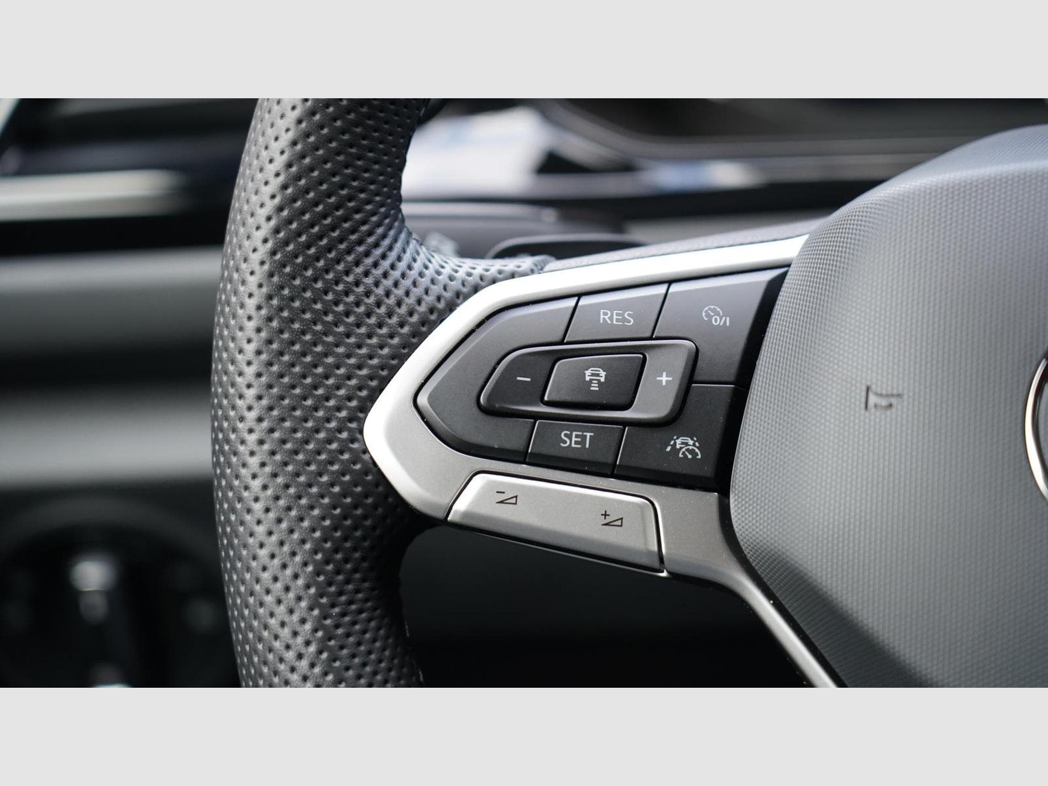 VW T-Roc R-Line Black Edition (2025) - Photo 9