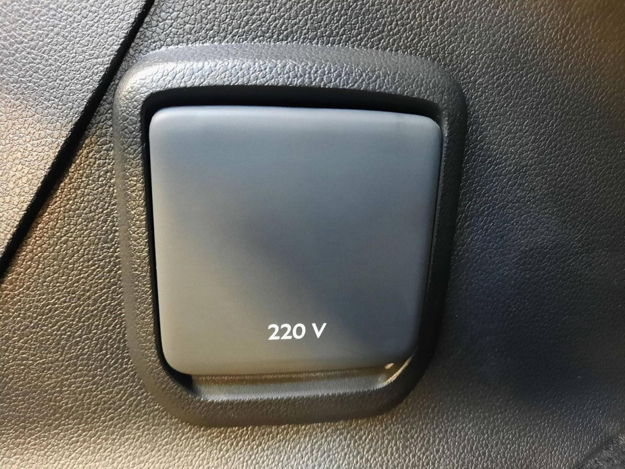 Peugeot Rifter AT 130 L2H1 Allure (2026) - Photo 24