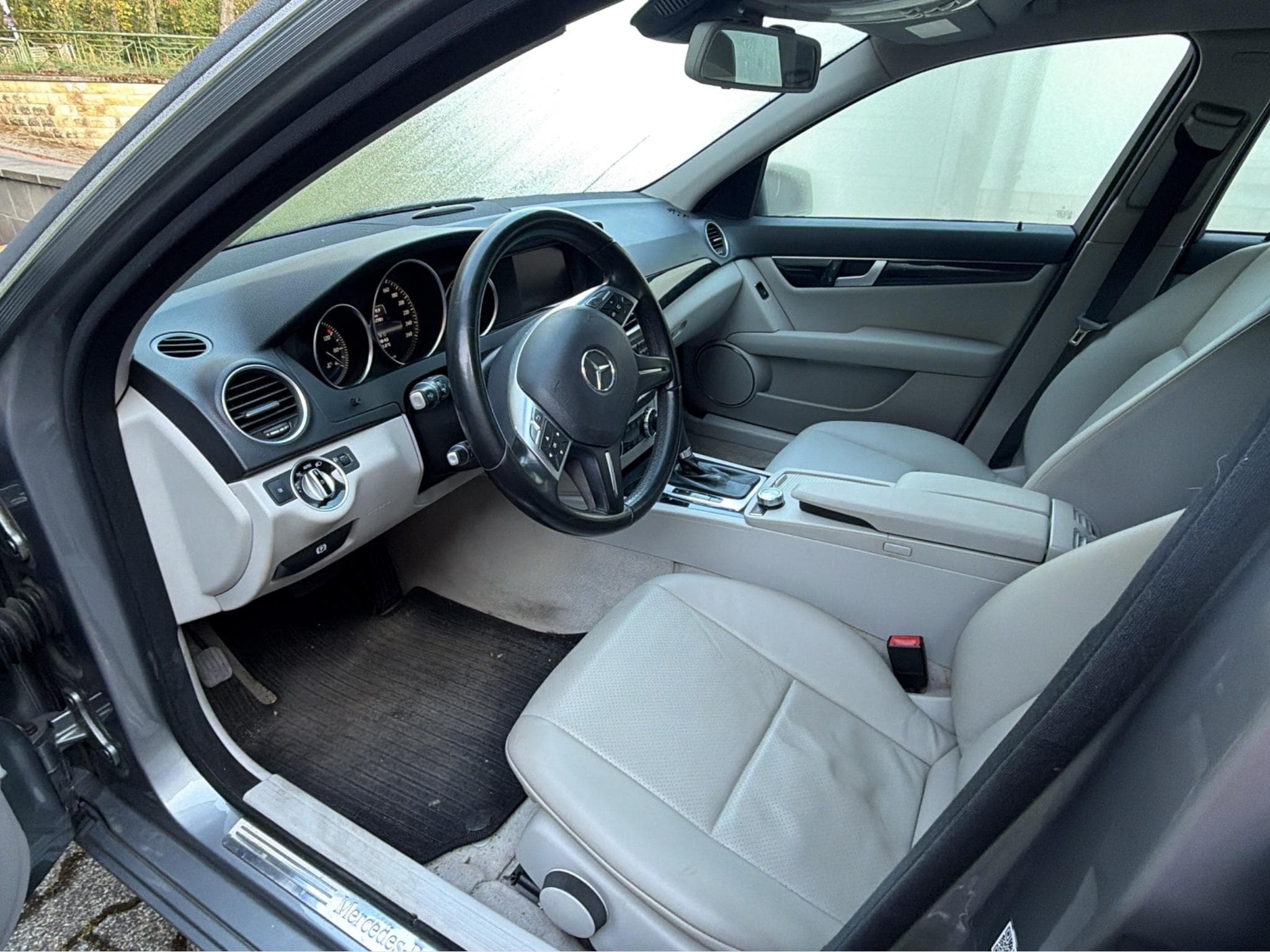 Mercedes 180 (2012) - Photo 1