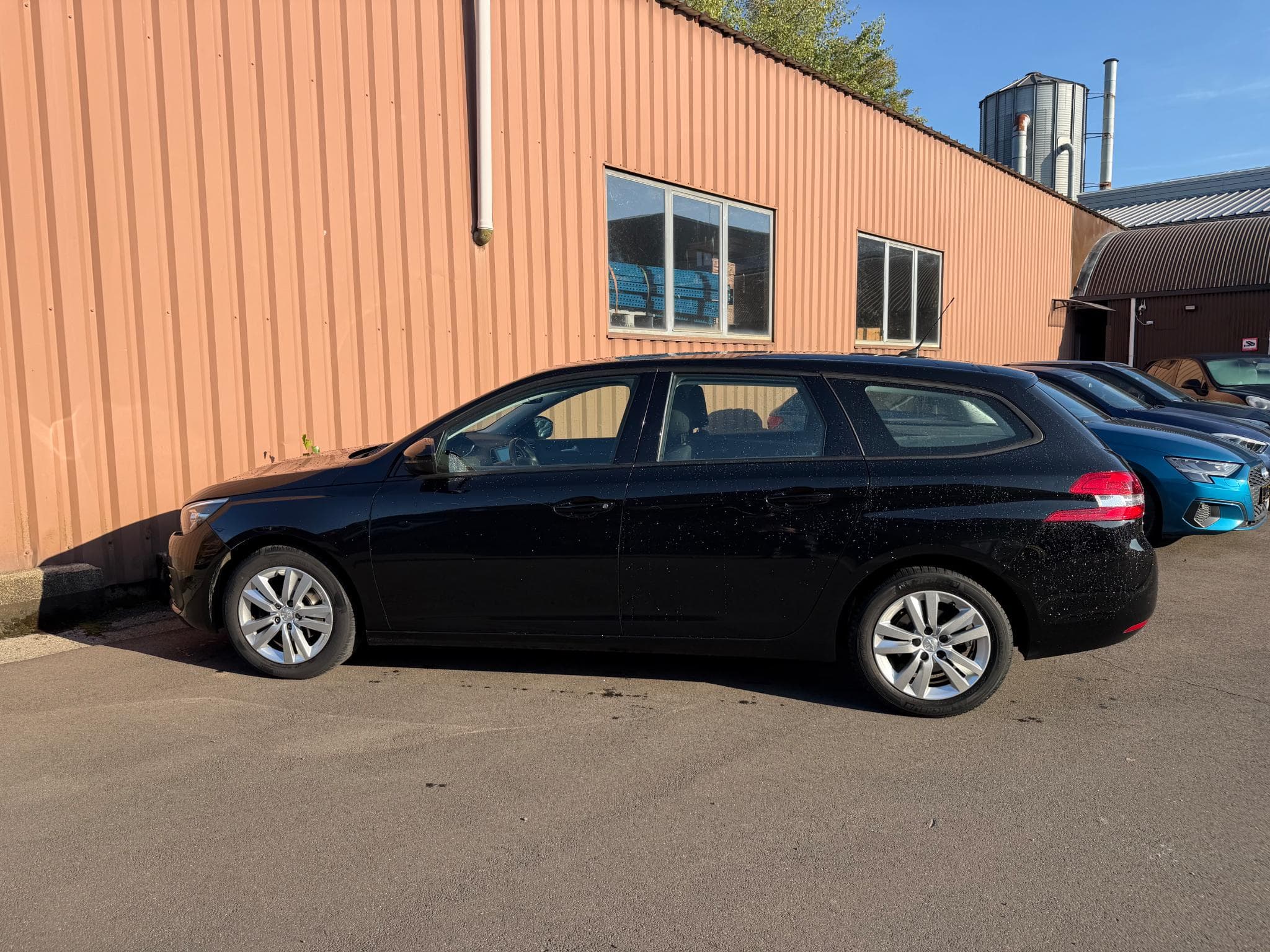 Peugeot 308 SW 1.5 HDI 130CH Active (2021) - Photo 5