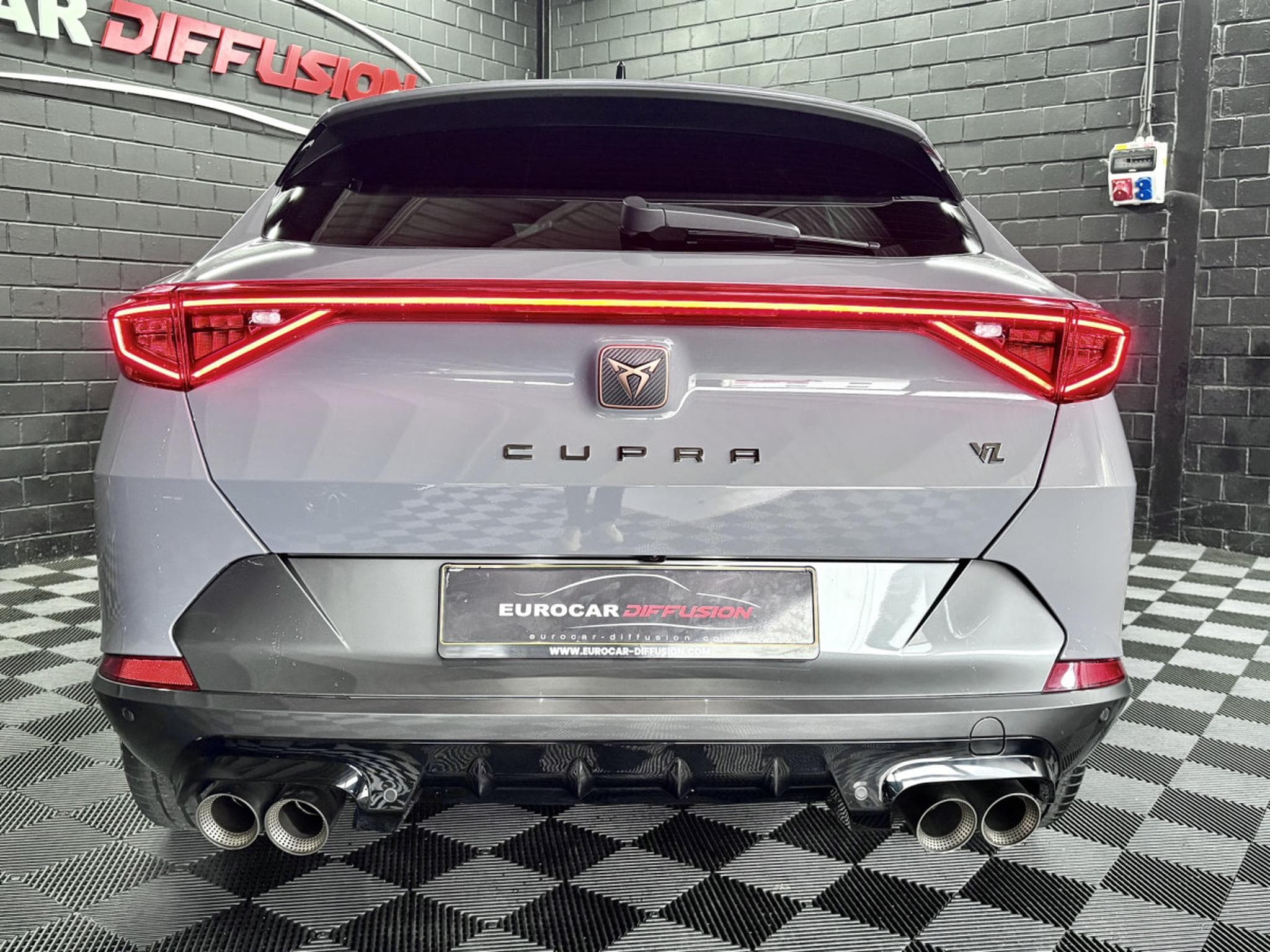 Cupra Formentor VZ 310CV 4Drive DSG7 *AKRAPOVIC*BEATS* *VSS* MATRIX* (2024) - Foto 5